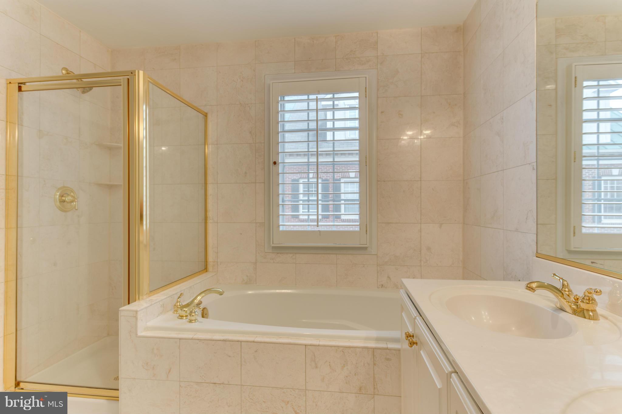 RIVERGATE - Residential Lease