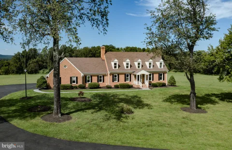 4308 High Ridge Road, Haymarket, VA MLS: VAPW2129262