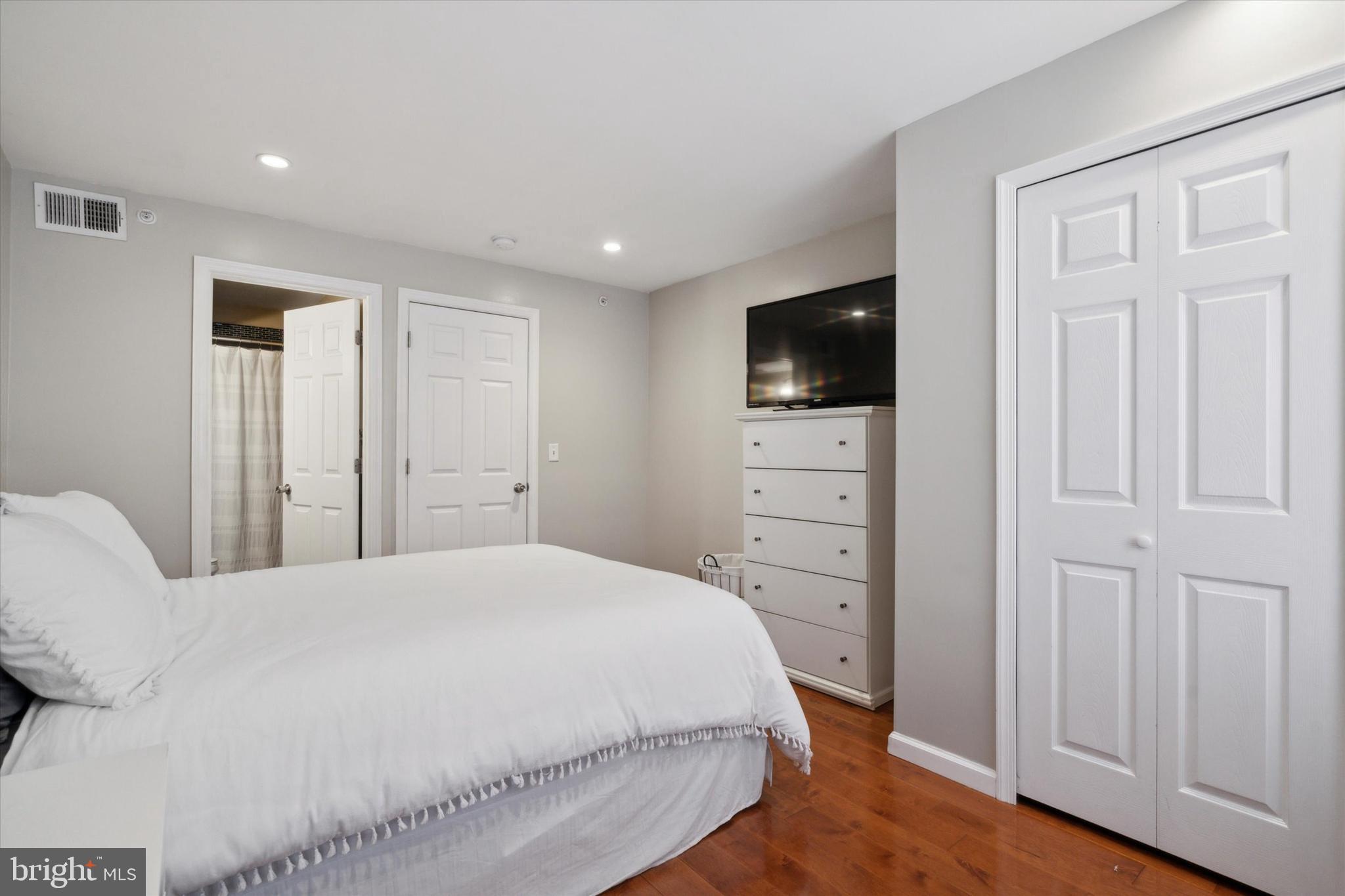 WASHINGTON SQ WEST - Residential Lease