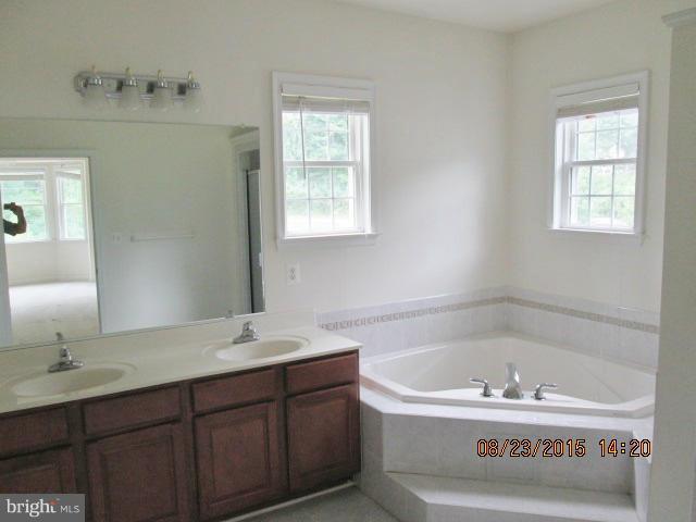 LYON ACRES - Residential