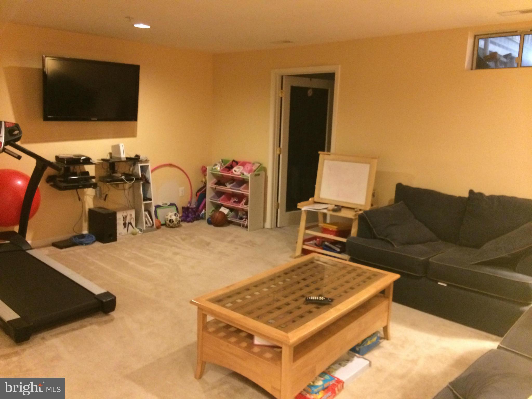 SEVEN OAKS - Residential Lease