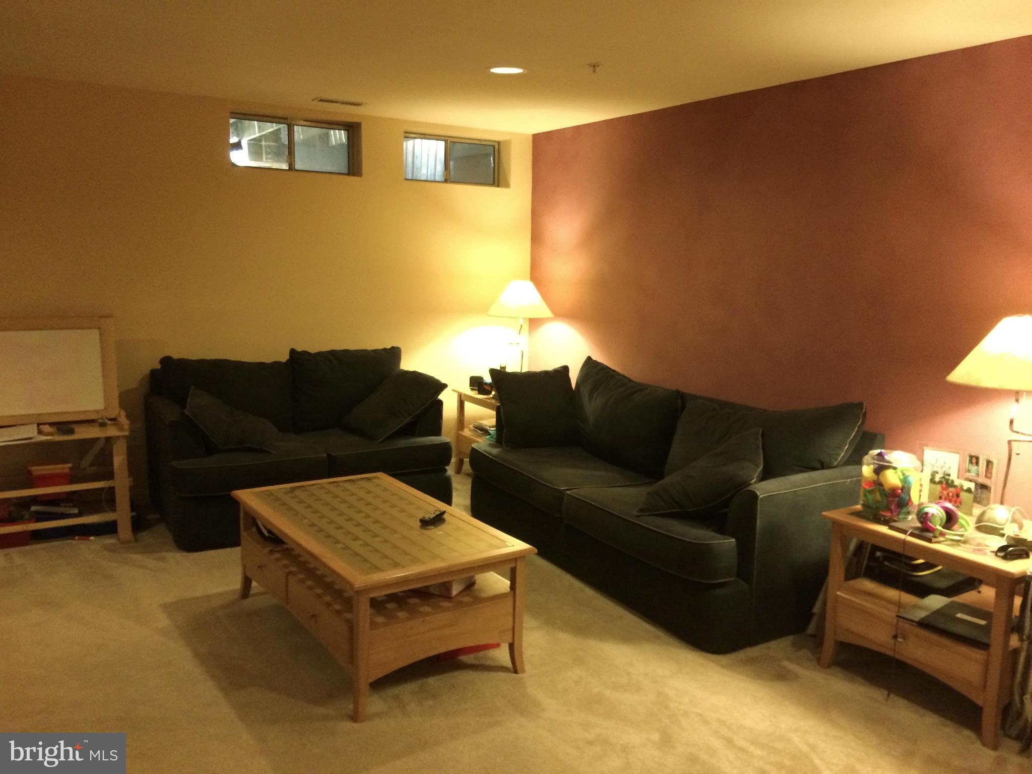 SEVEN OAKS - Residential Lease