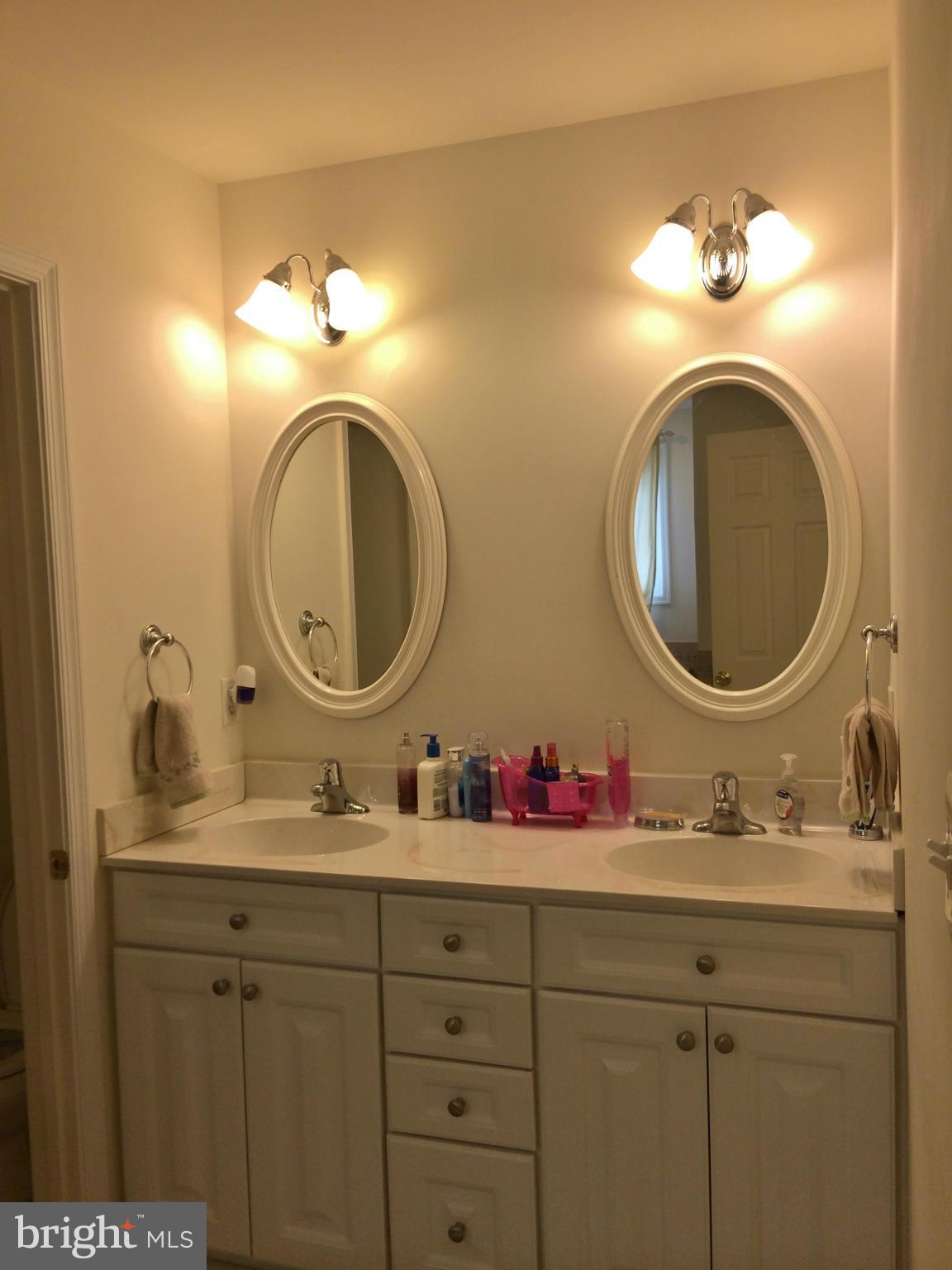 SEVEN OAKS - Residential Lease