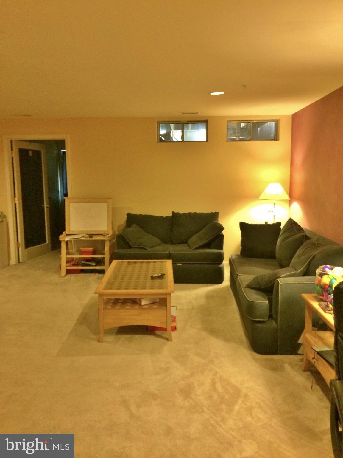 SEVEN OAKS - Residential Lease