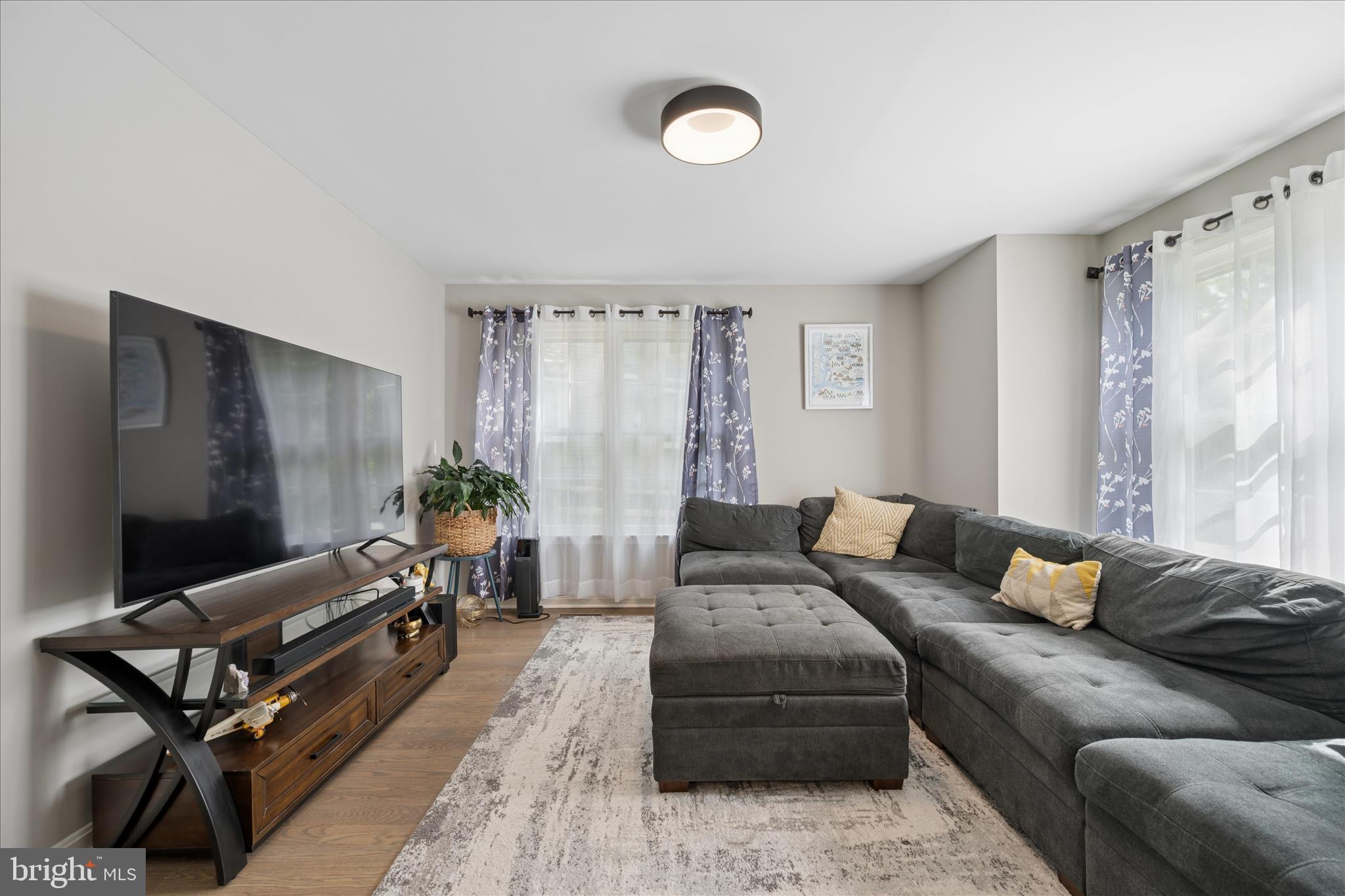 6866 WHISTLING SWAN WAY
