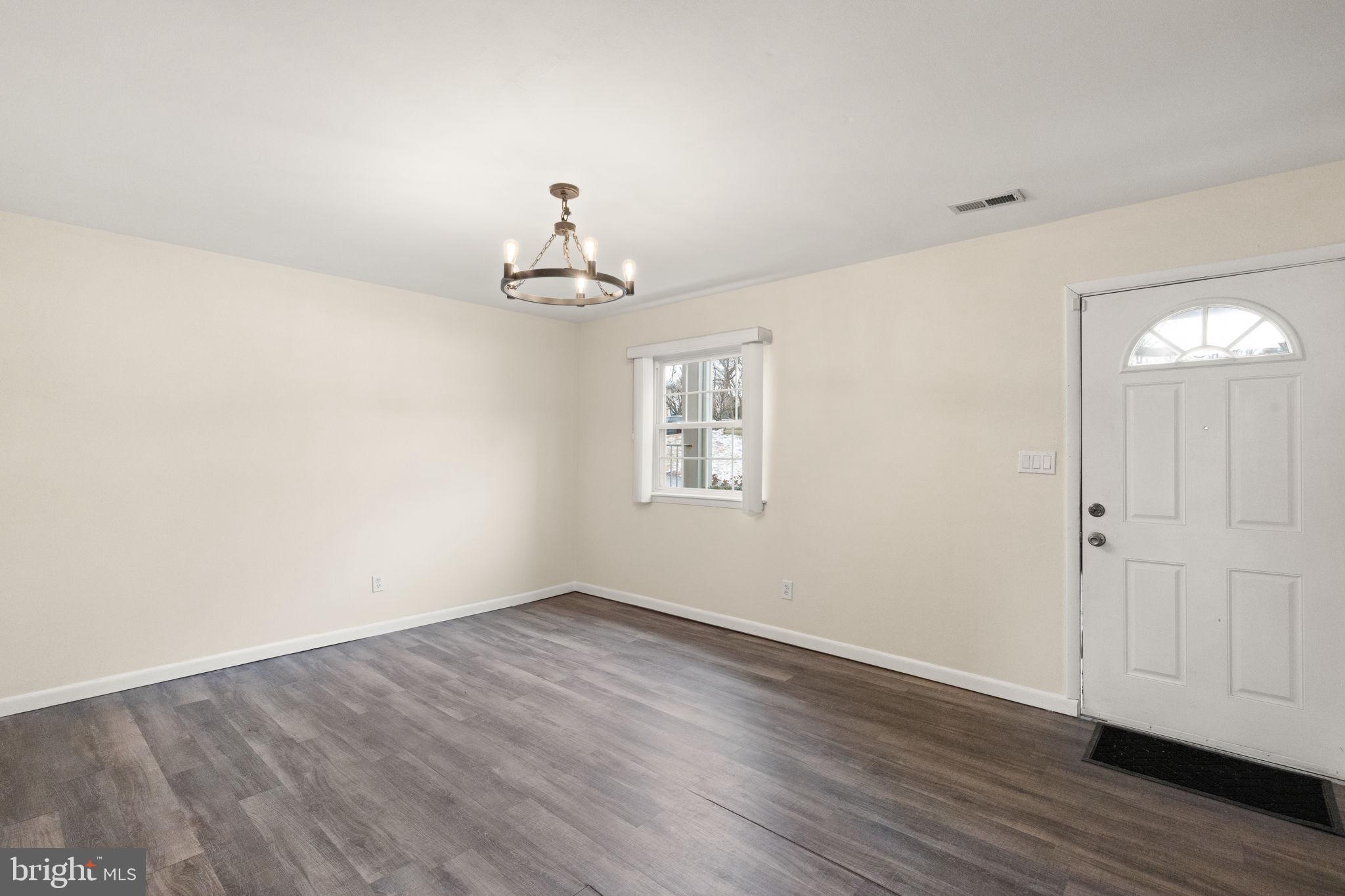 THE HUNTSMAN CONDOMINIUM - Residential