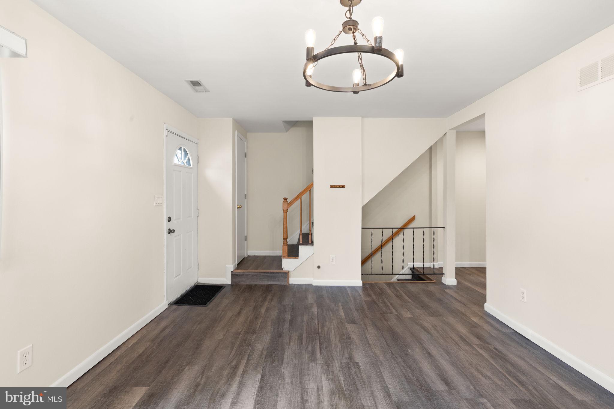 THE HUNTSMAN CONDOMINIUM - Residential