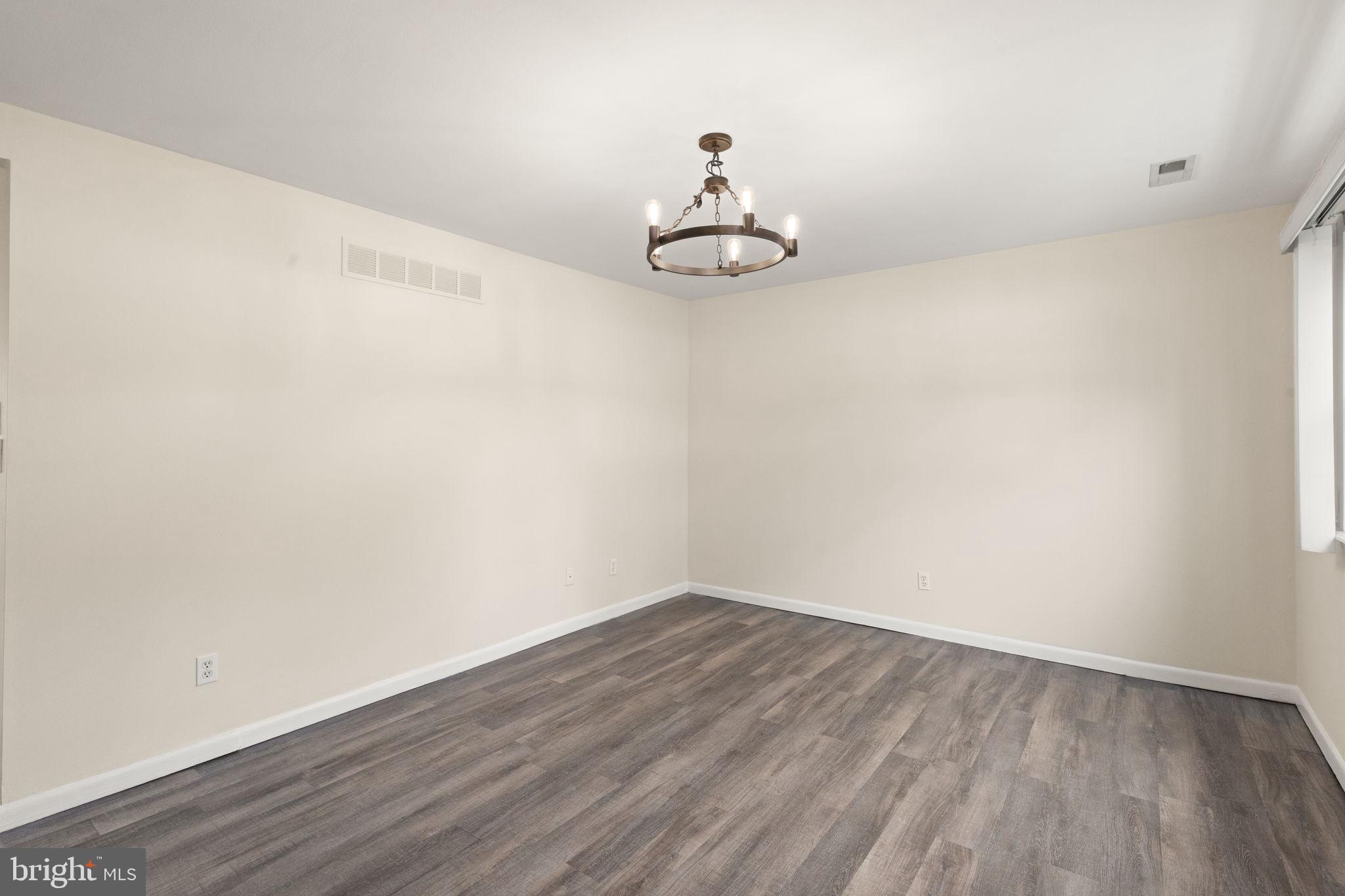 THE HUNTSMAN CONDOMINIUM - Residential