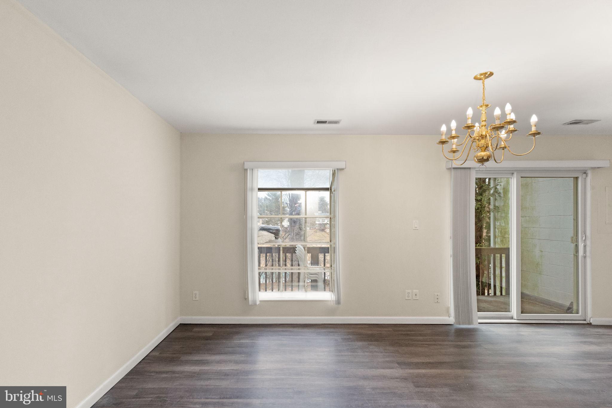 THE HUNTSMAN CONDOMINIUM - Residential