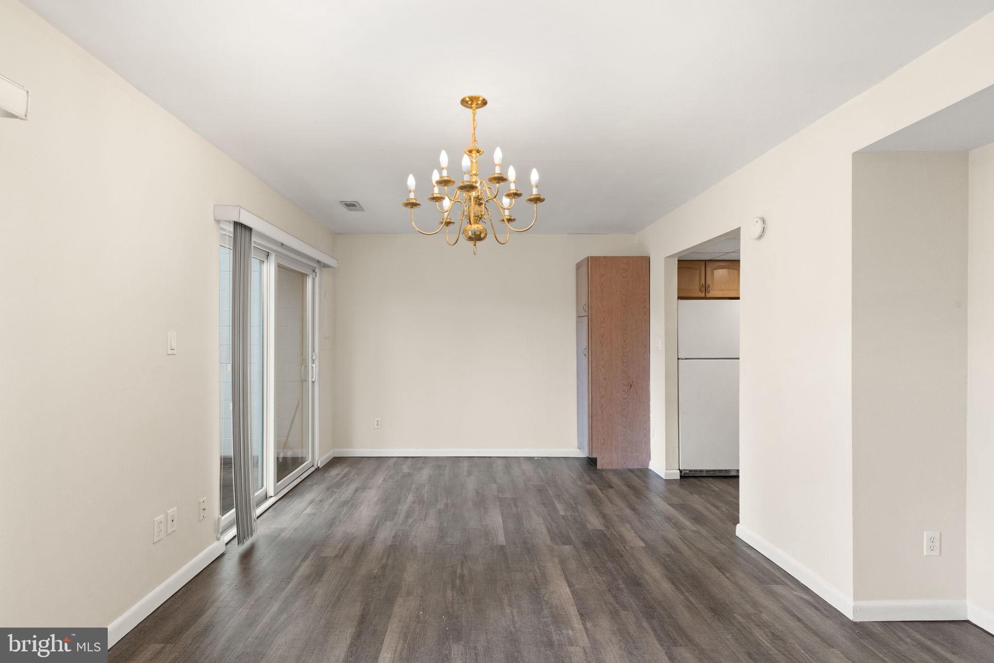 THE HUNTSMAN CONDOMINIUM - Residential