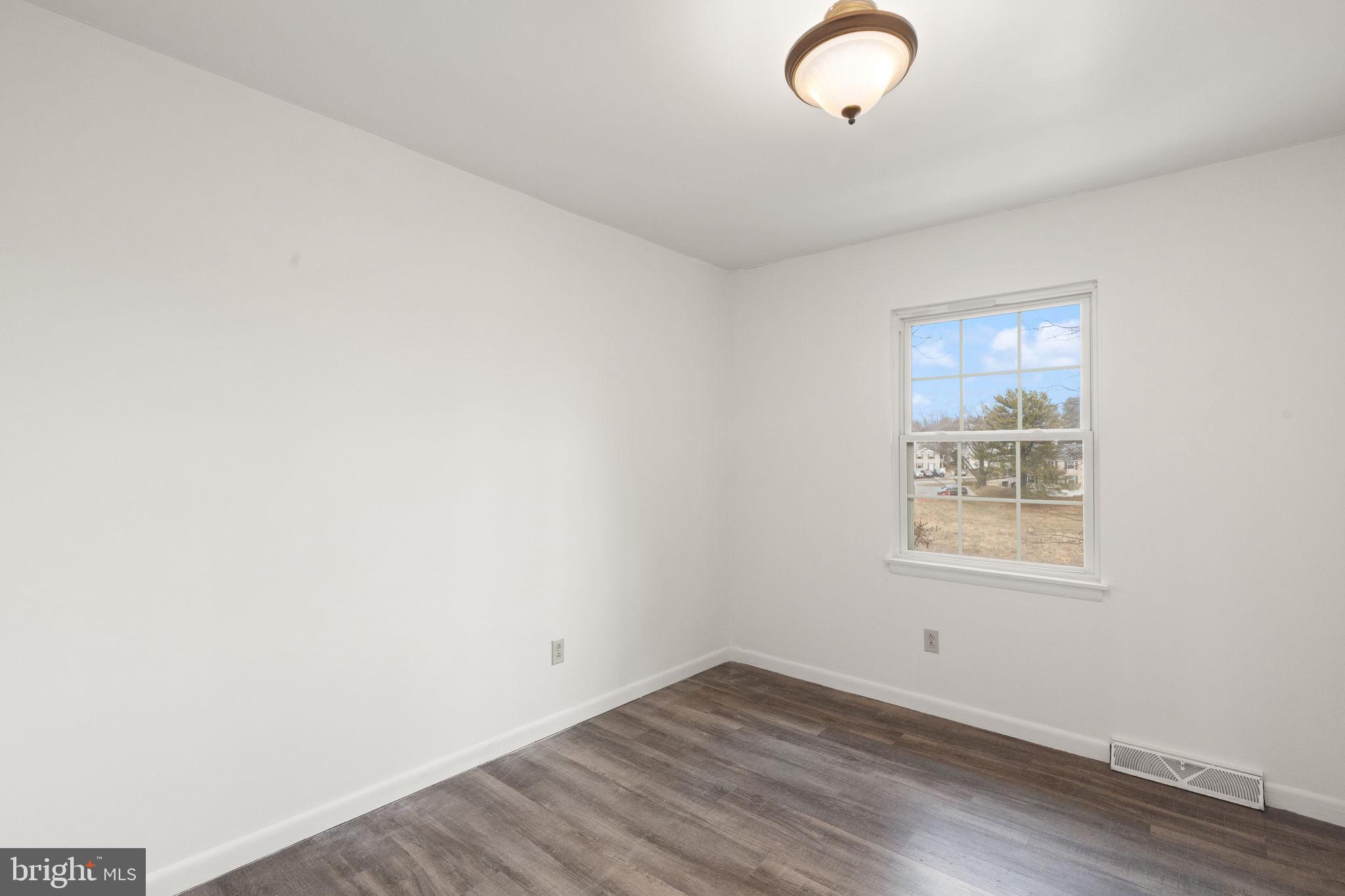 THE HUNTSMAN CONDOMINIUM - Residential