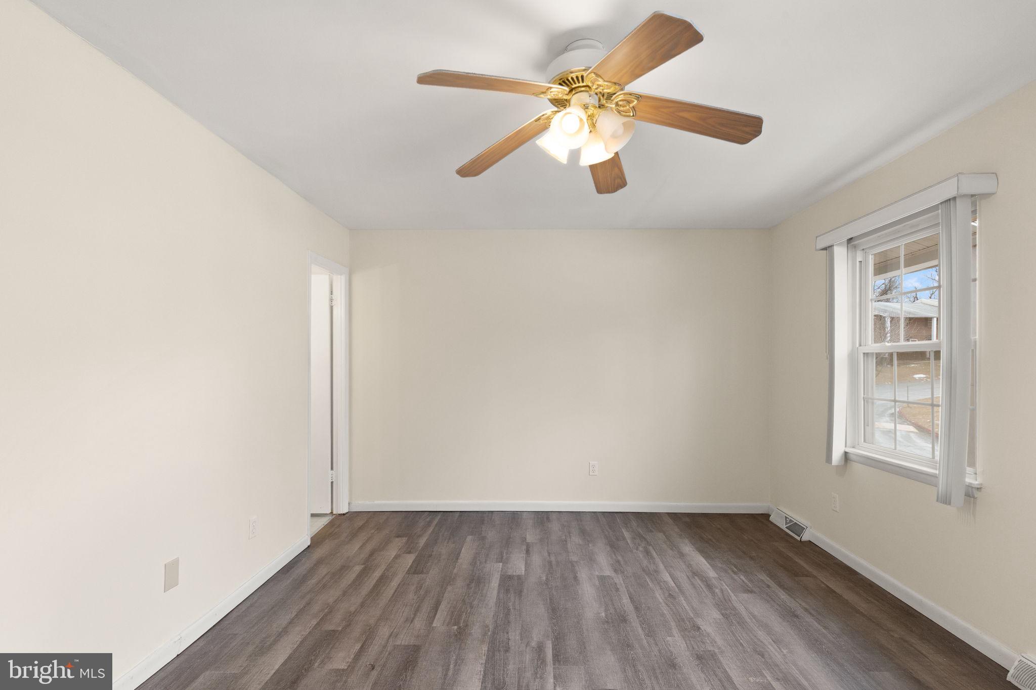 THE HUNTSMAN CONDOMINIUM - Residential