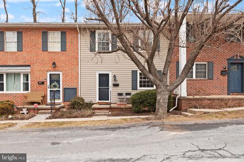 Condo For Sale - 111 Shetland Circle #6<br/> REISTERSTOWN, MD 21136