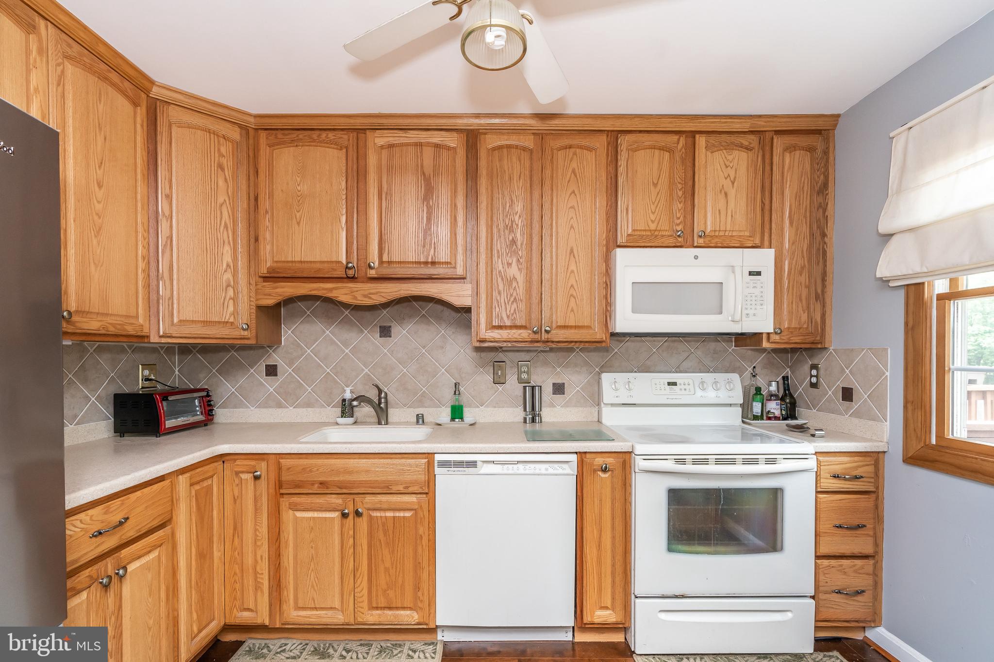 ELIZABETHS LANDING - Residential