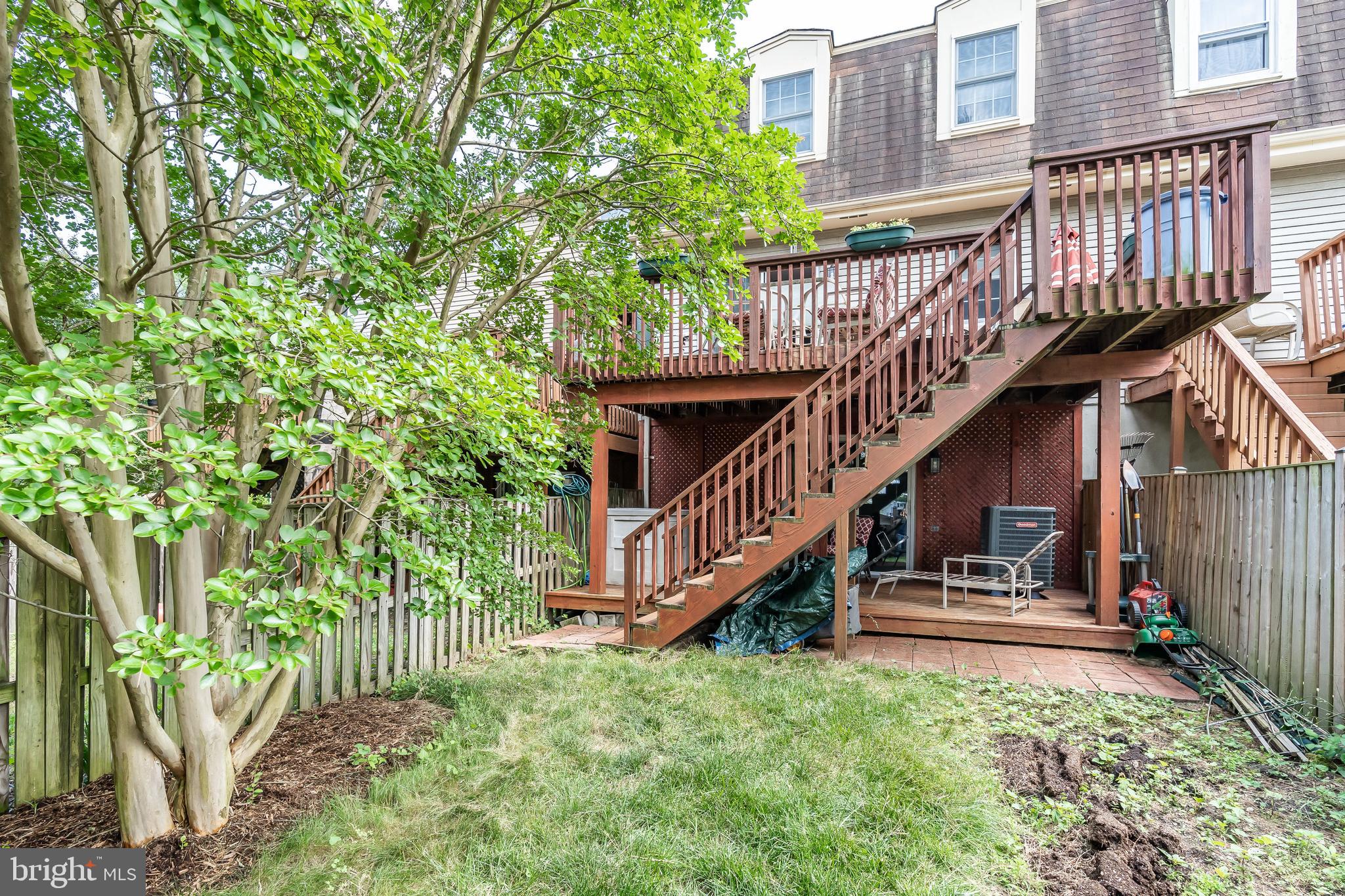 ELIZABETHS LANDING - Residential