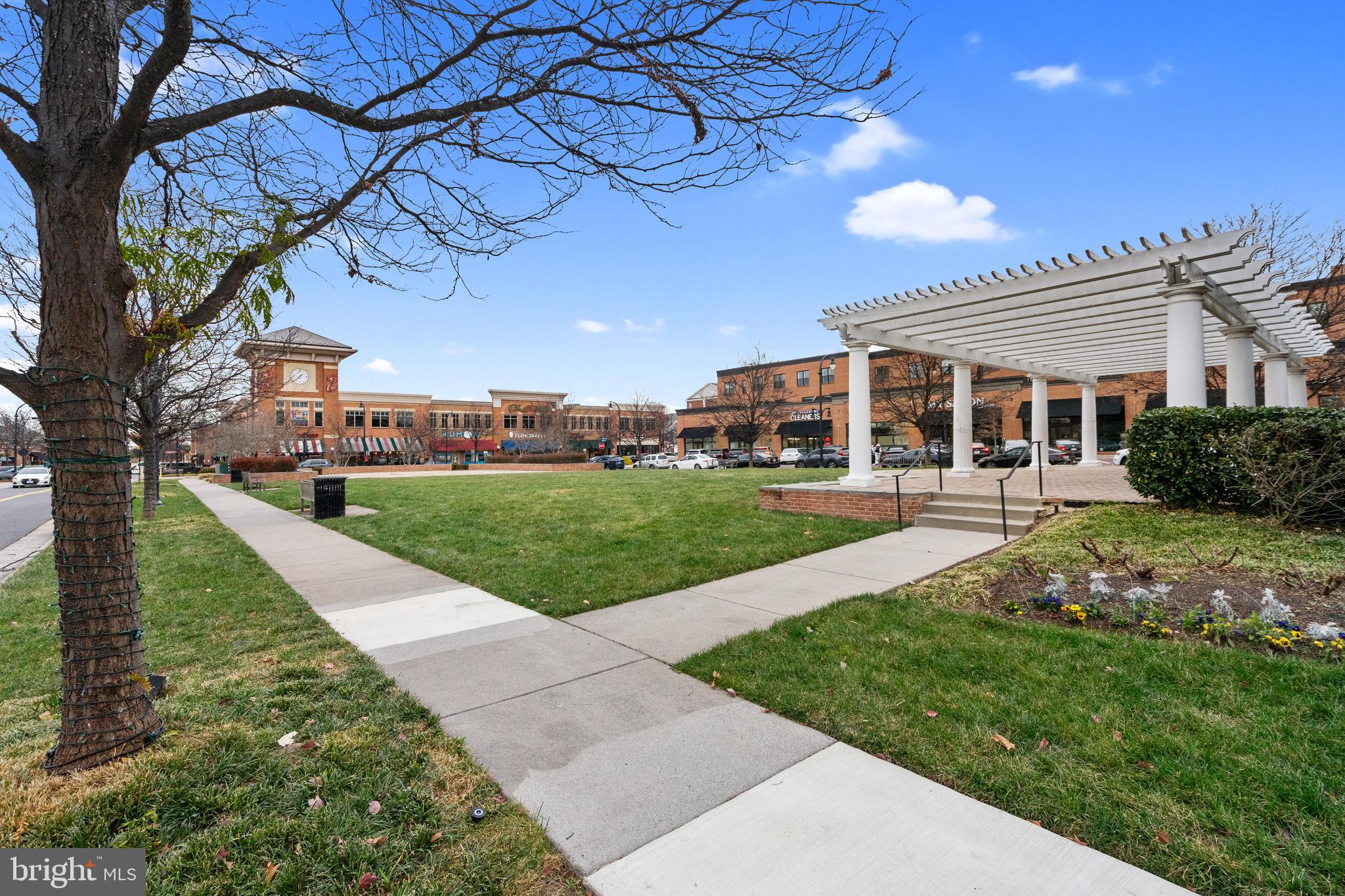 LANSDOWNE - Residential