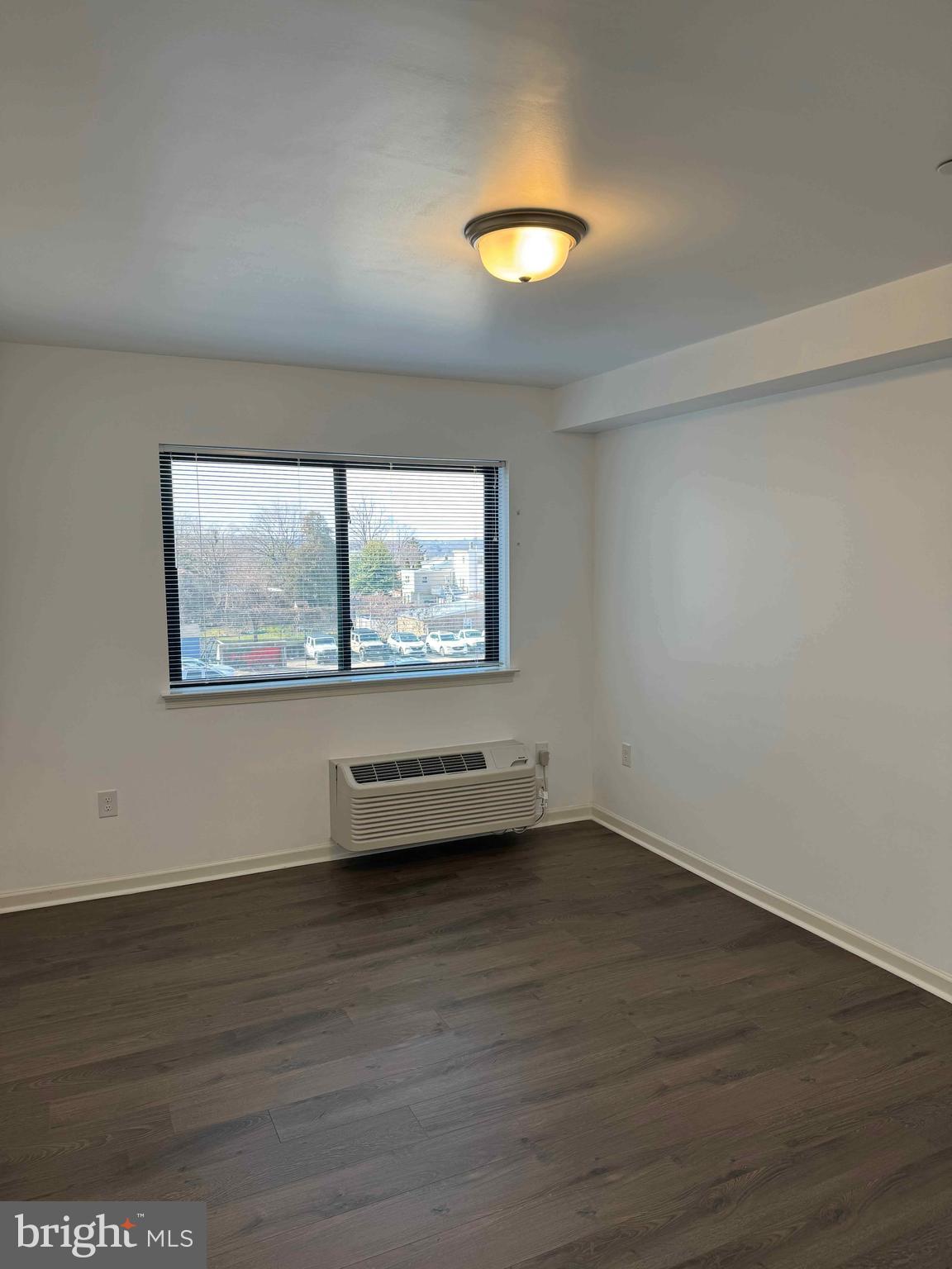 ROXBOROUGH - Residential Lease