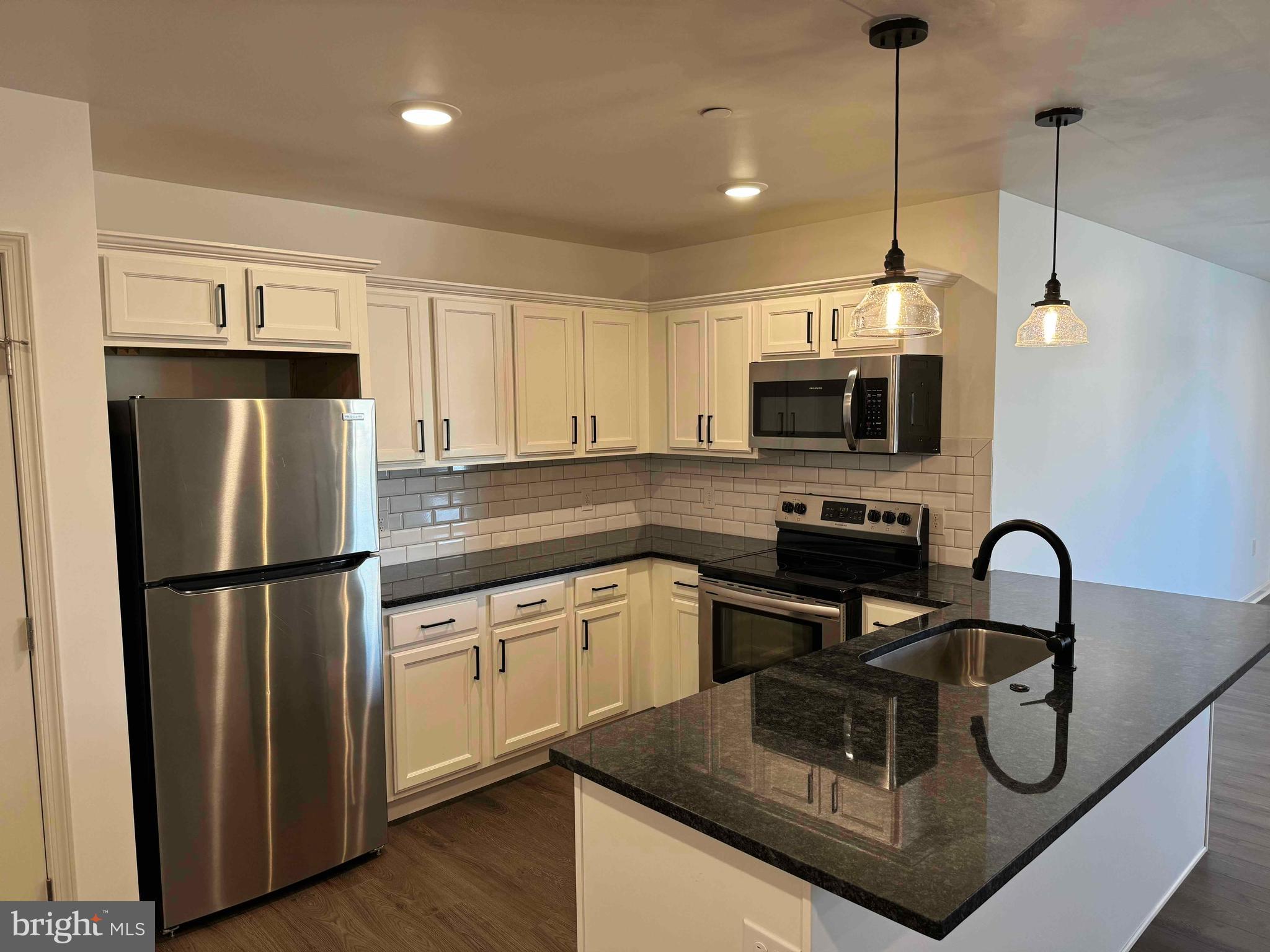 ROXBOROUGH - Residential Lease