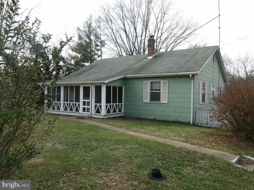 Cute and cozy Single Family House for rent. Processing fee $45/person. Move in ready! Thanks!