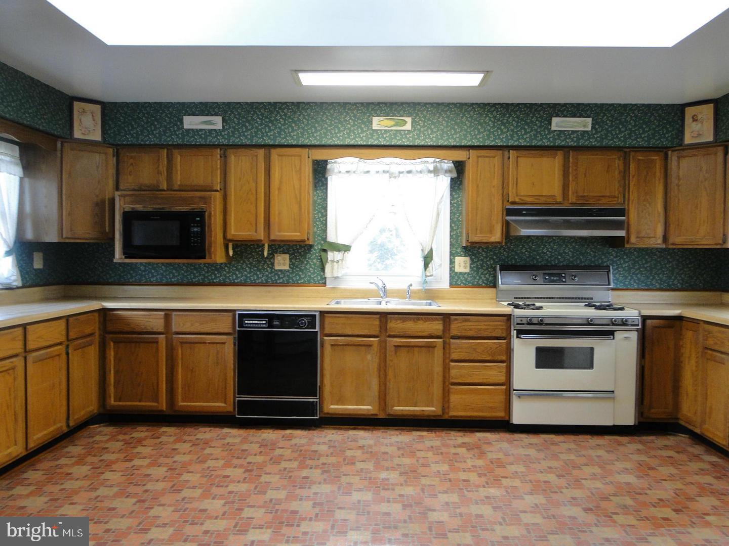 CENTREVILLE - Residential Lease