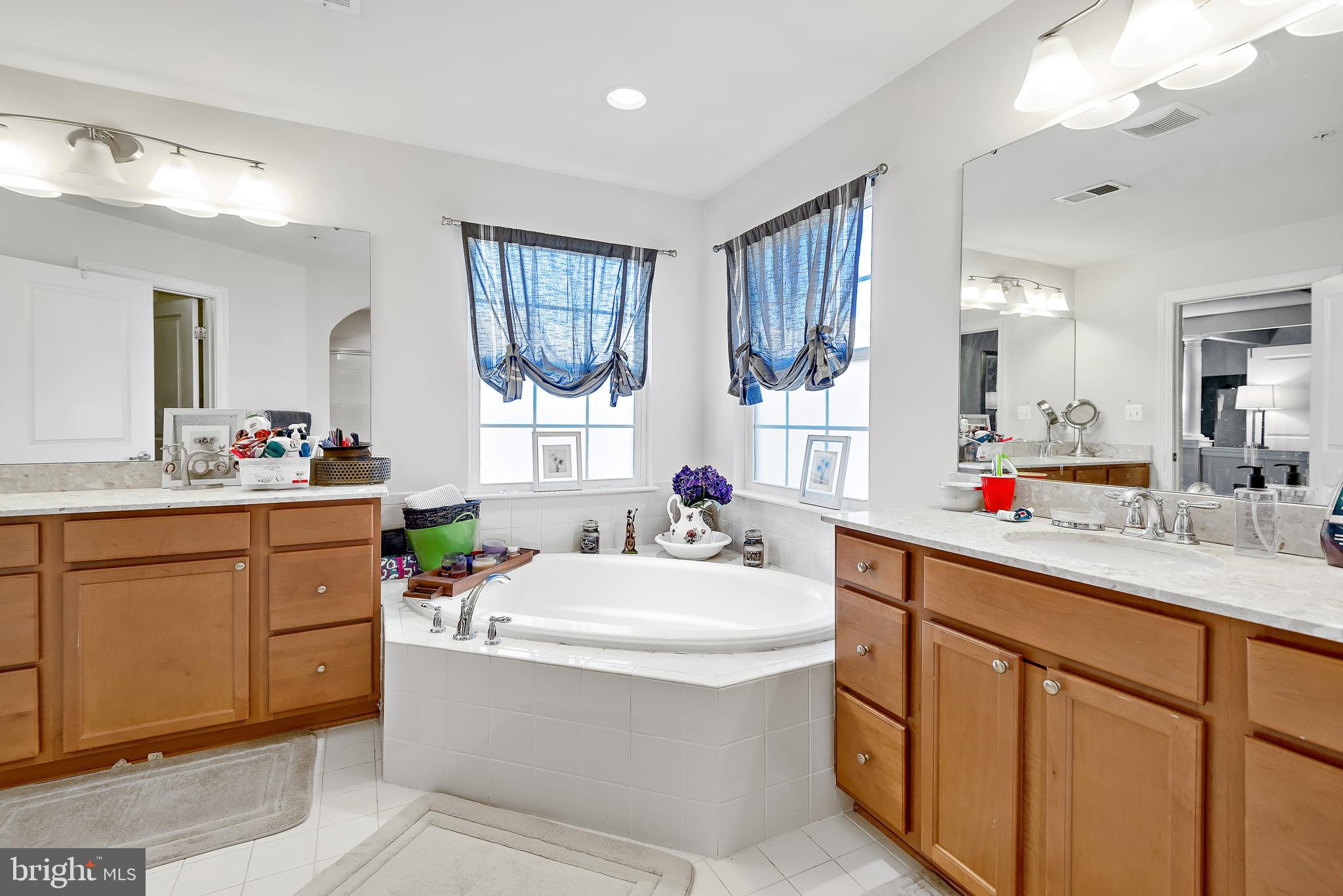 OAK CREEK CLUB - Residential