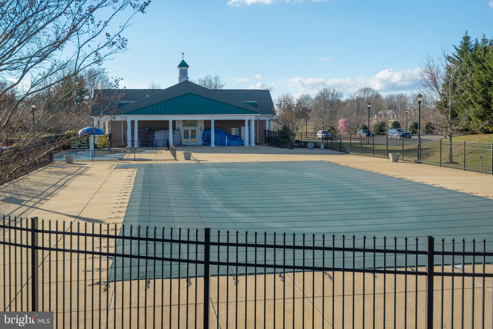 OAK CREEK CLUB - Residential