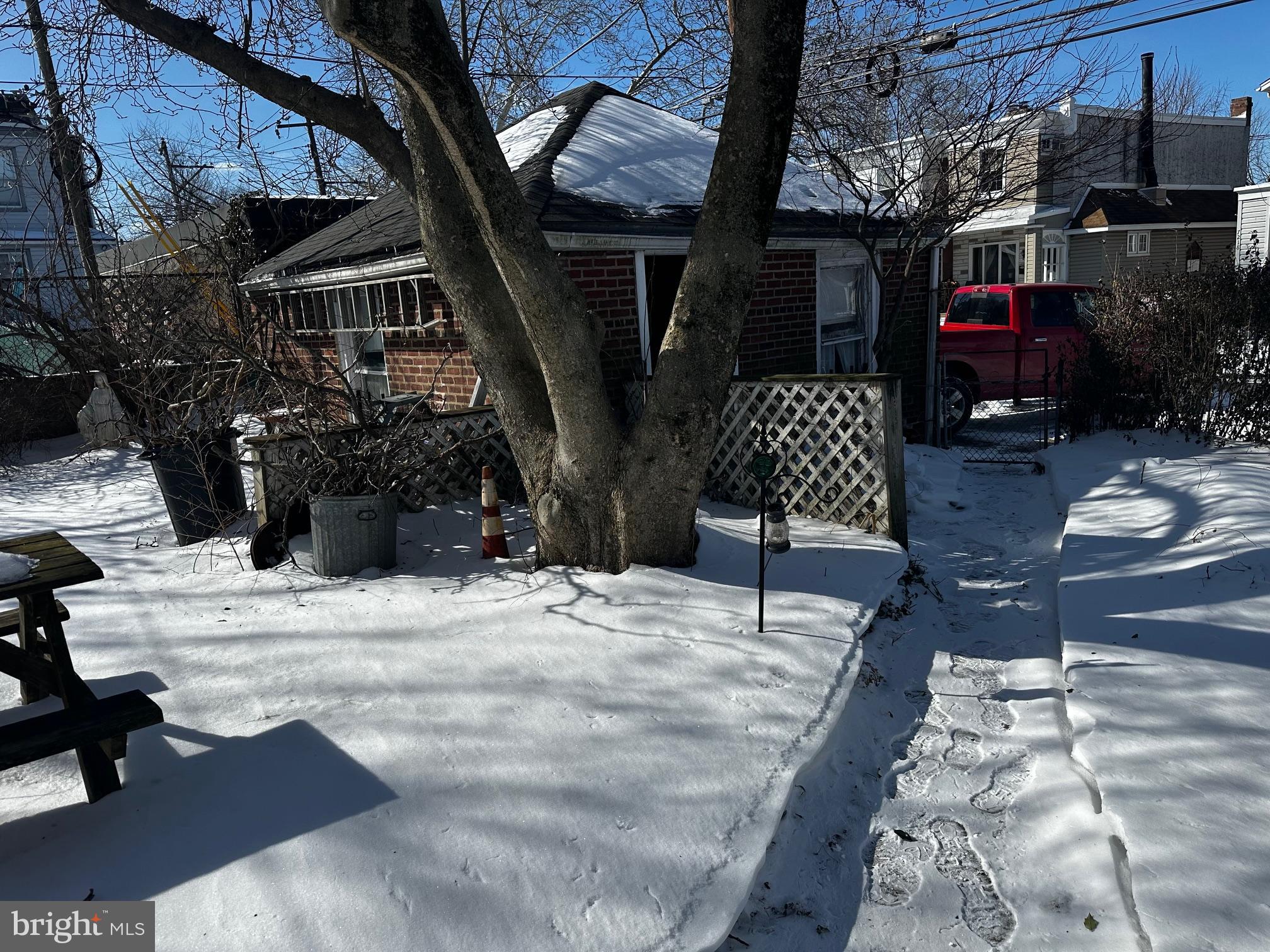 LAWNCREST - Residential