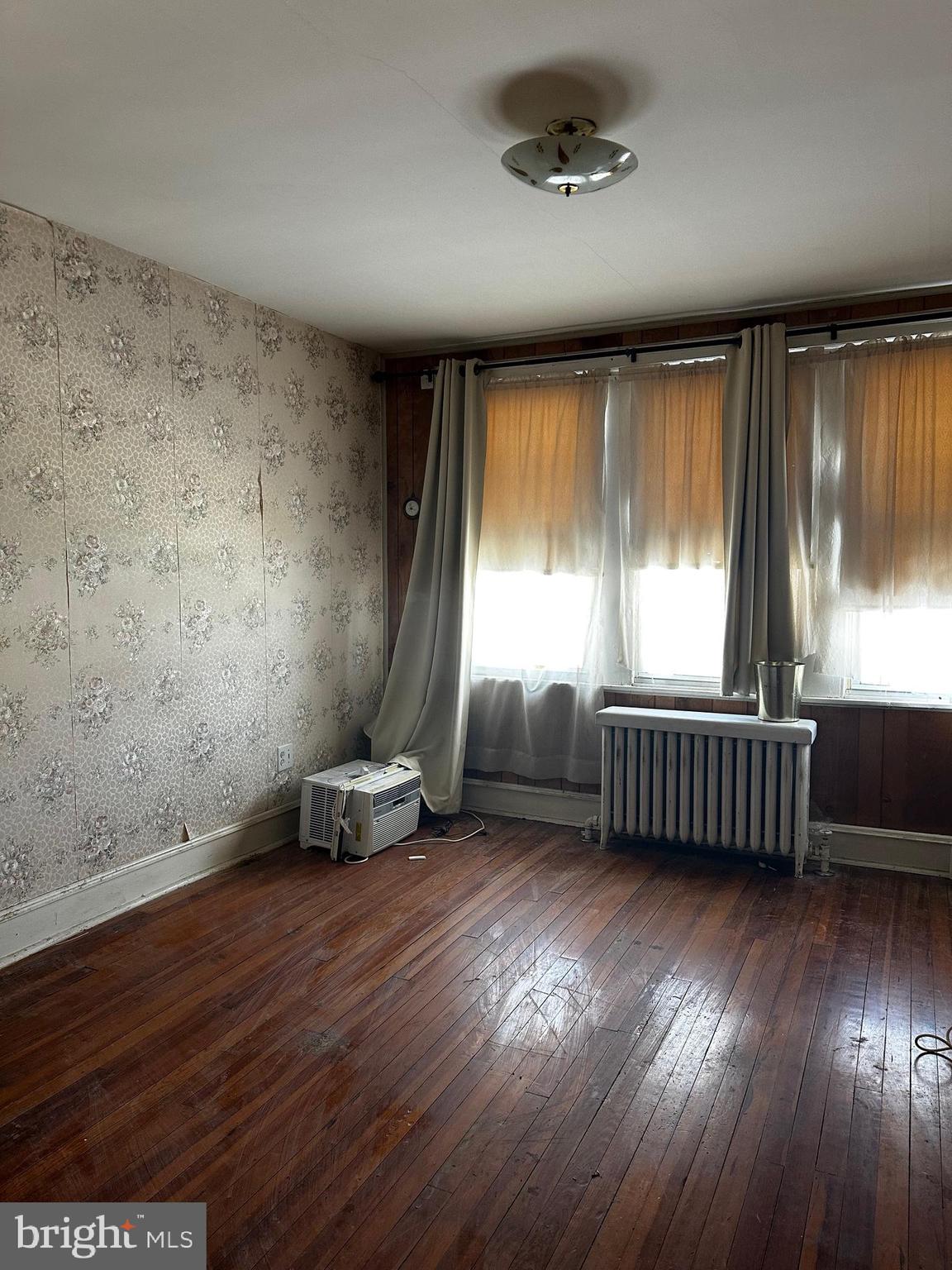 LAWNCREST - Residential