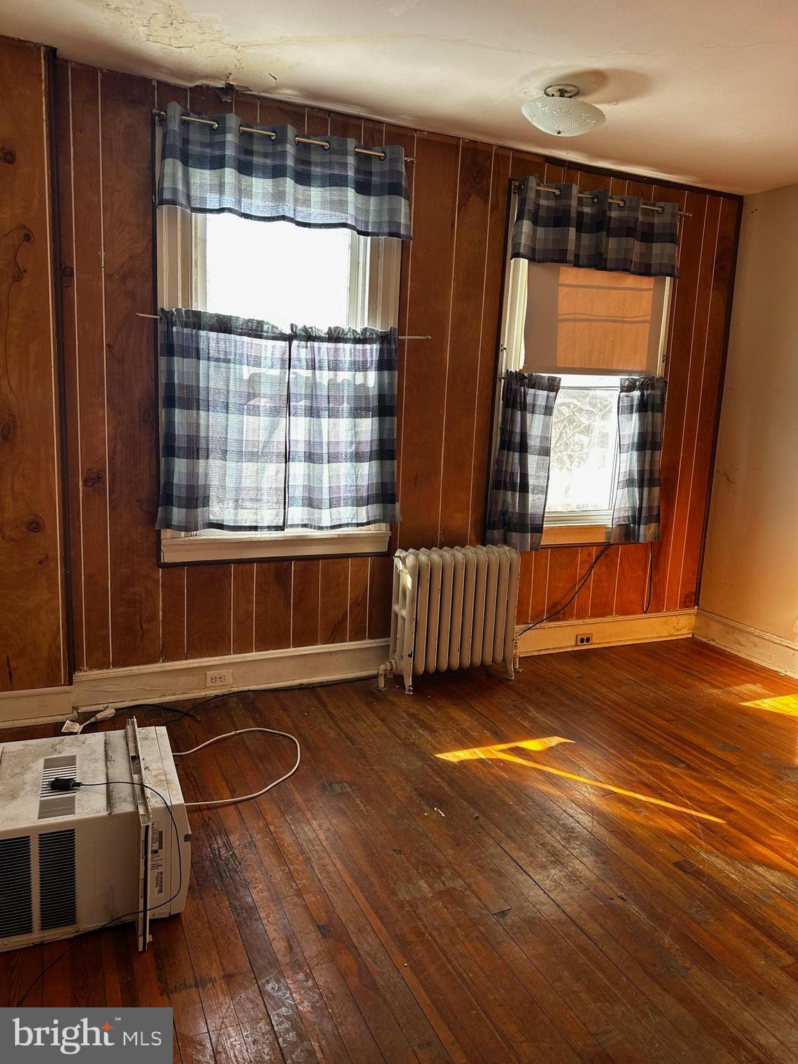 WALTER STREET 400-402