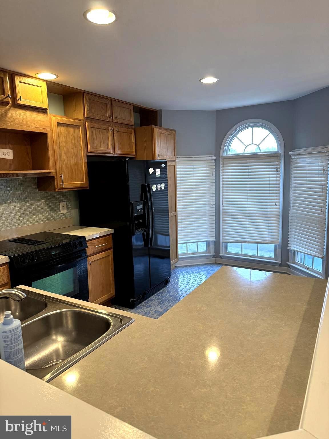 WILLOWCREST - Residential Lease