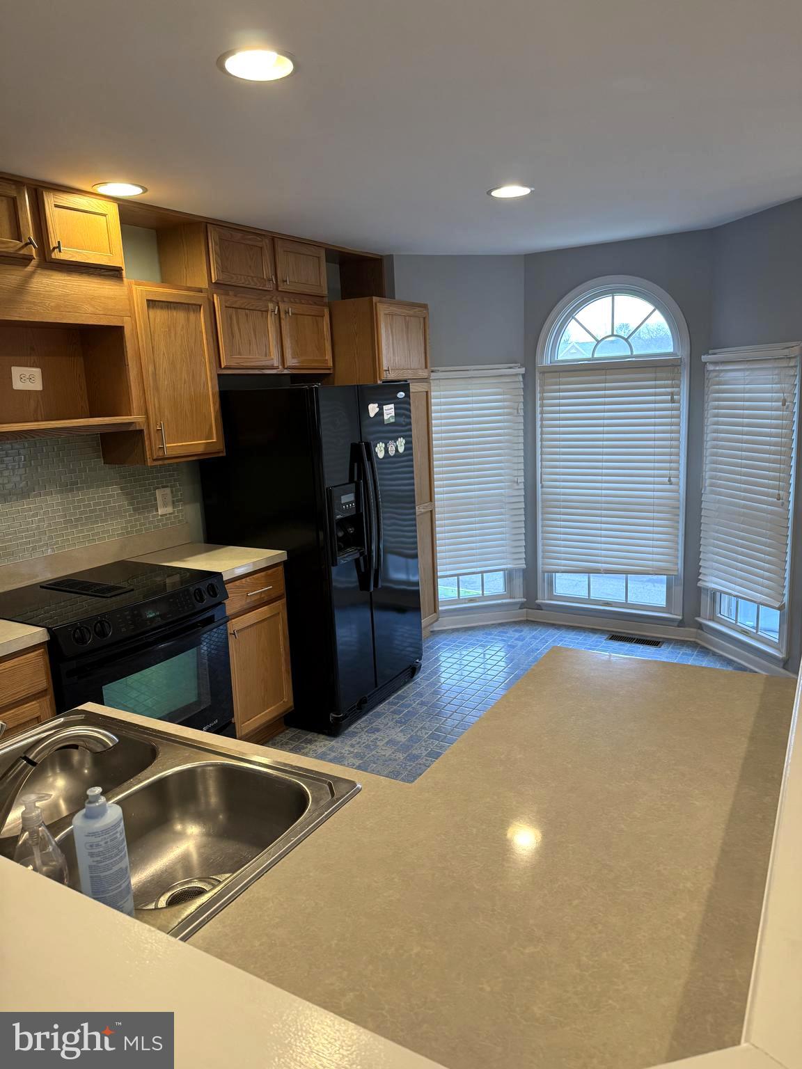 WILLOWCREST - Residential Lease