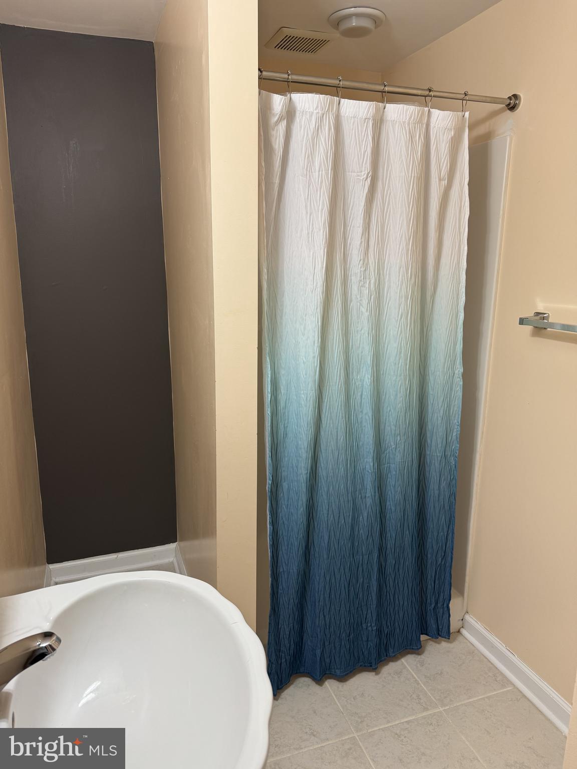 WILLOWCREST - Residential Lease