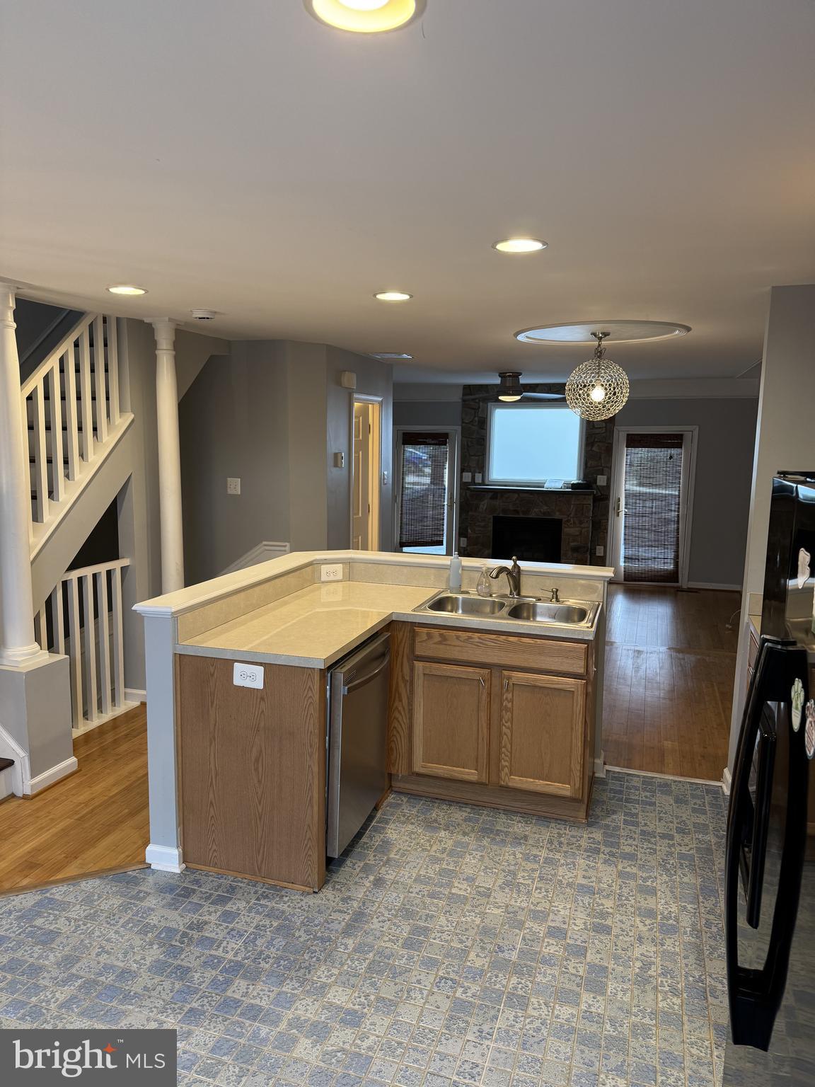 WILLOWCREST - Residential Lease