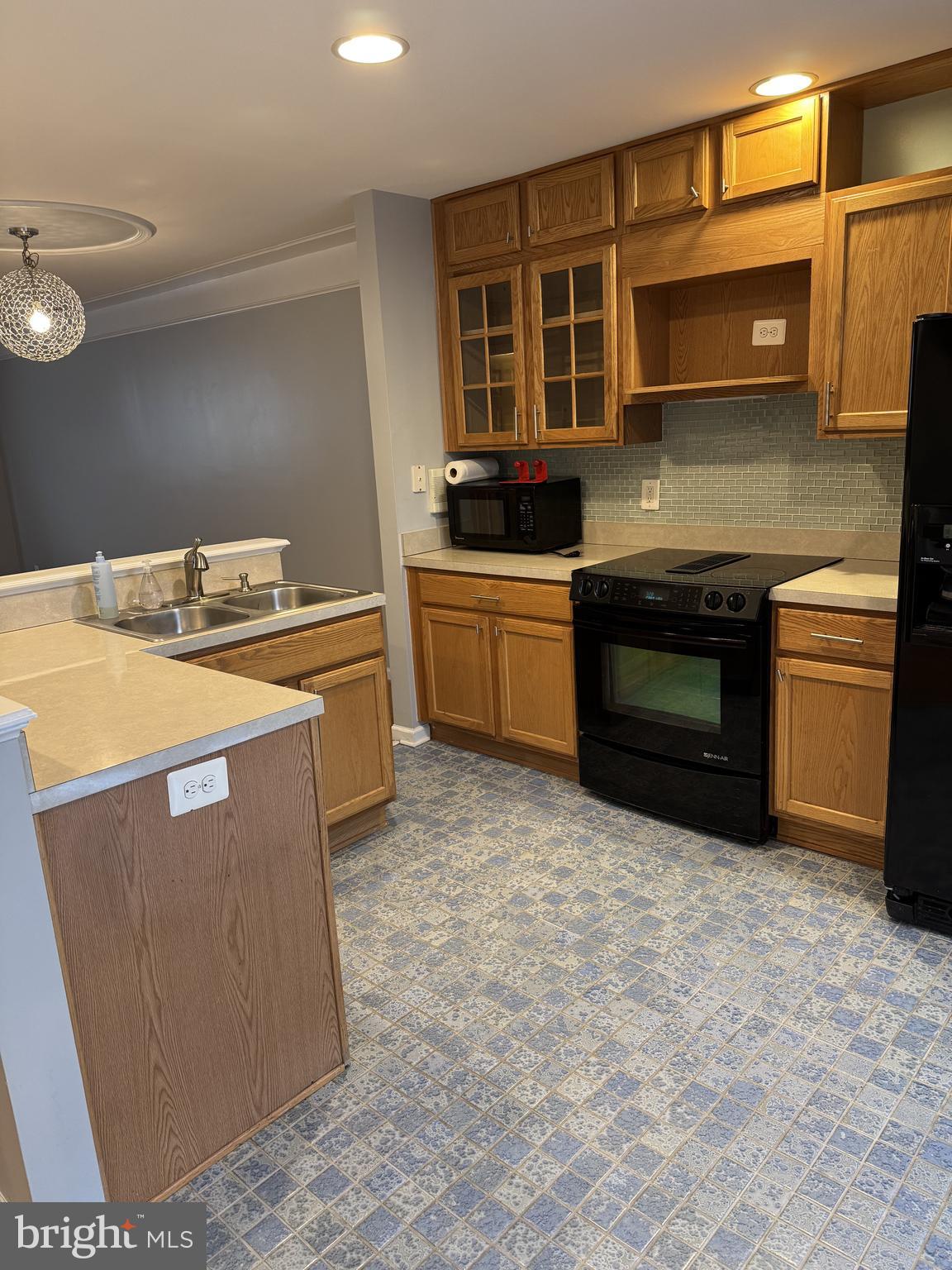 WILLOWCREST - Residential Lease