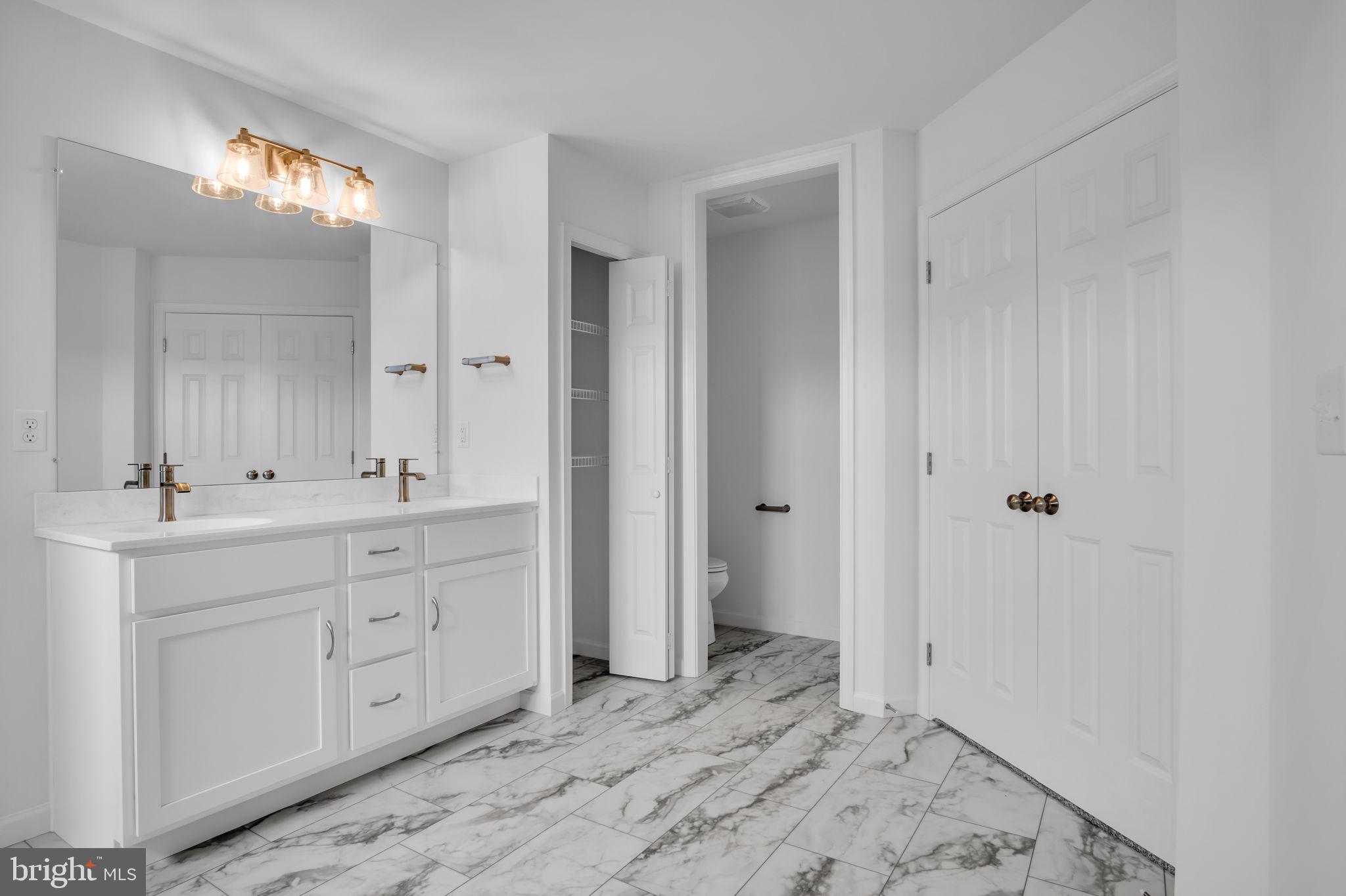 FIELDSTONE CREST - Residential