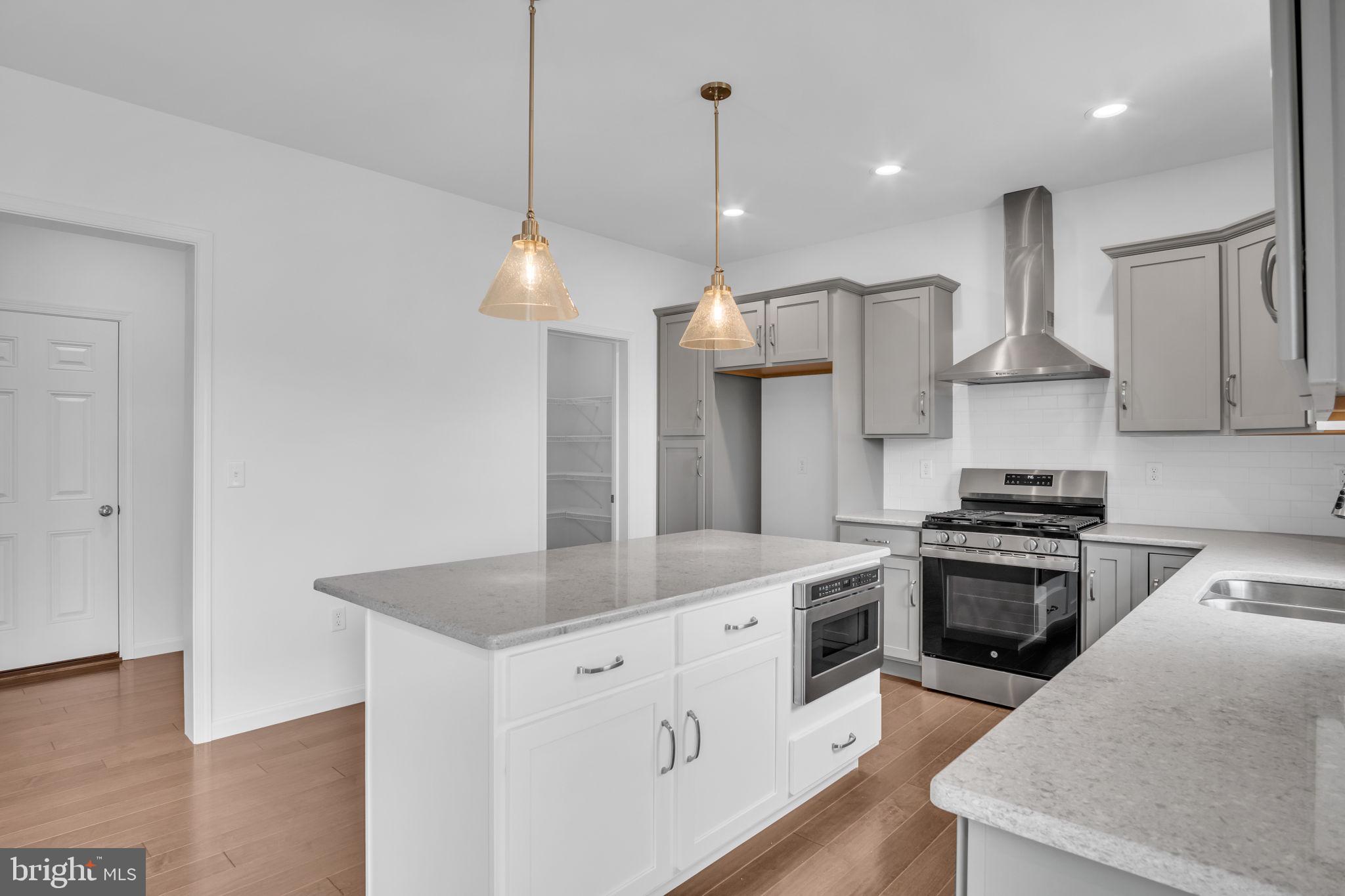 111 LIGHTFOOT LANE