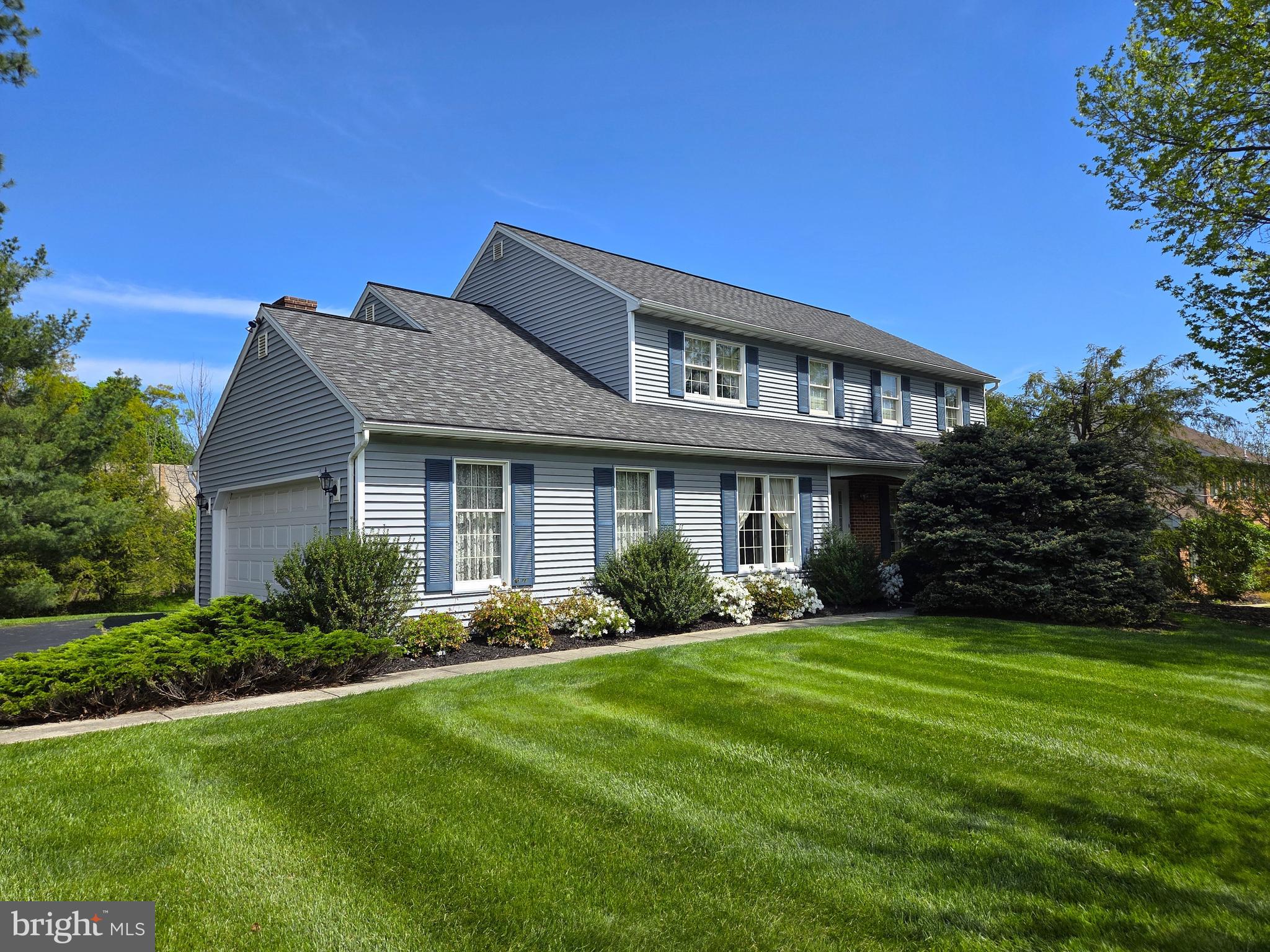 2019 LINCOLN COURT