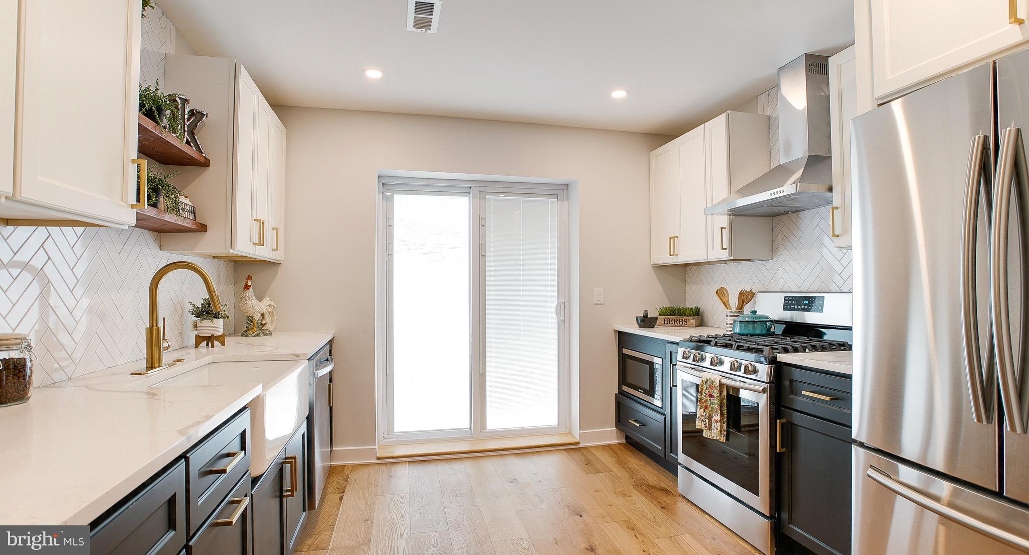 PASSYUNK SQUARE - Residential