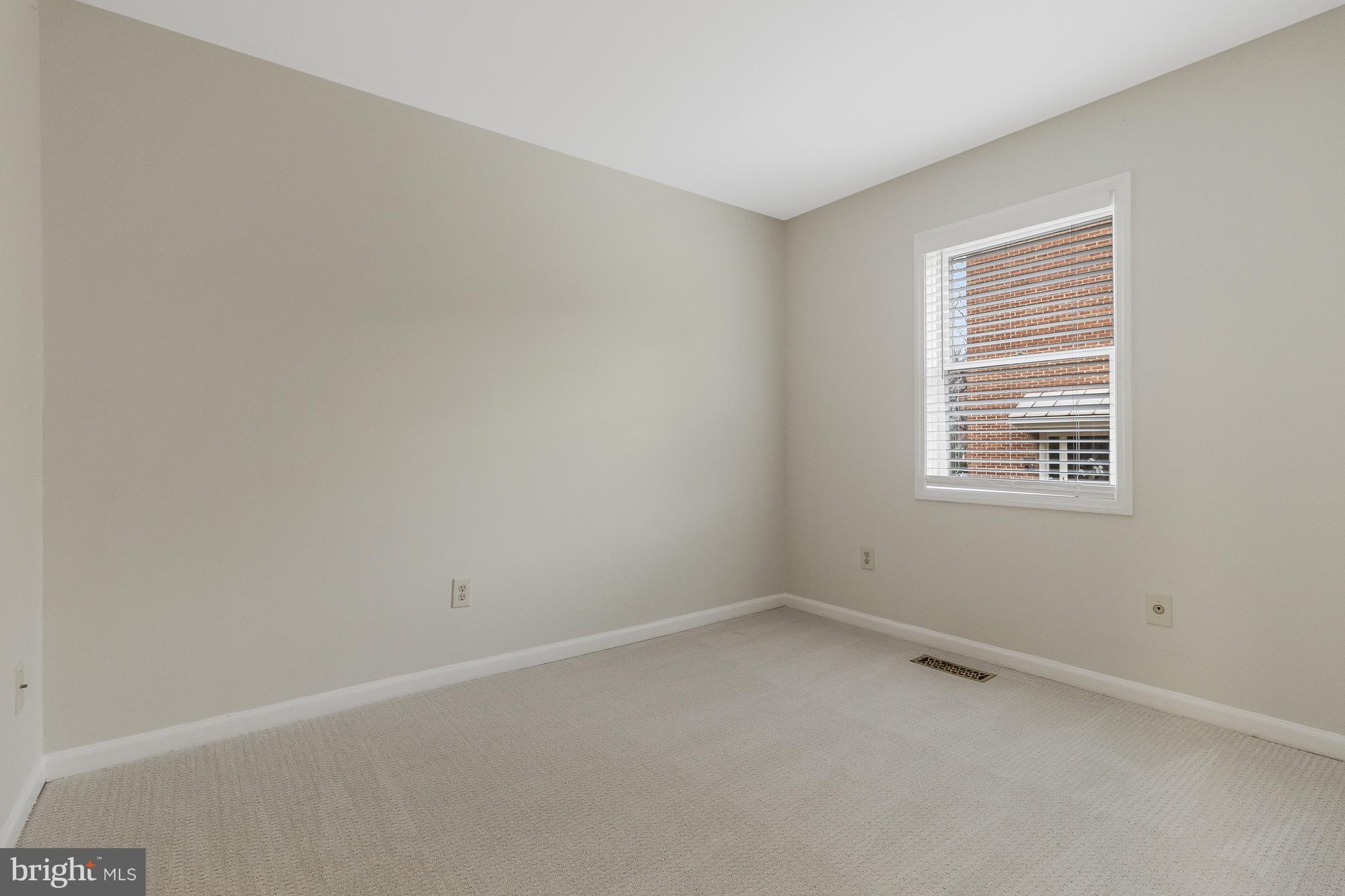 OLD BALLSTON TOWN - Residential Lease