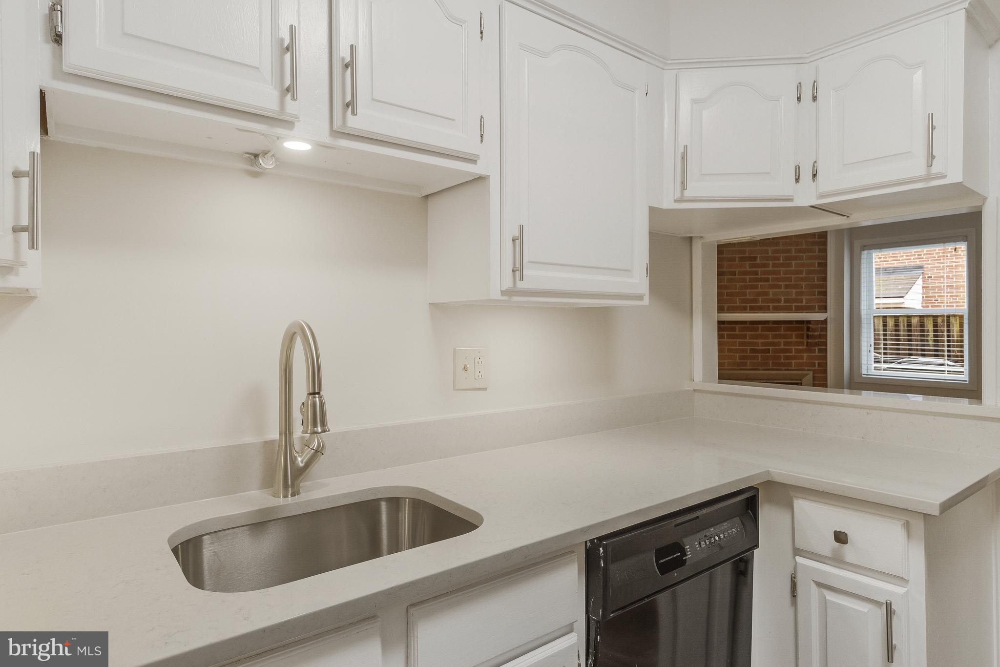 OLD BALLSTON TOWN - Residential Lease