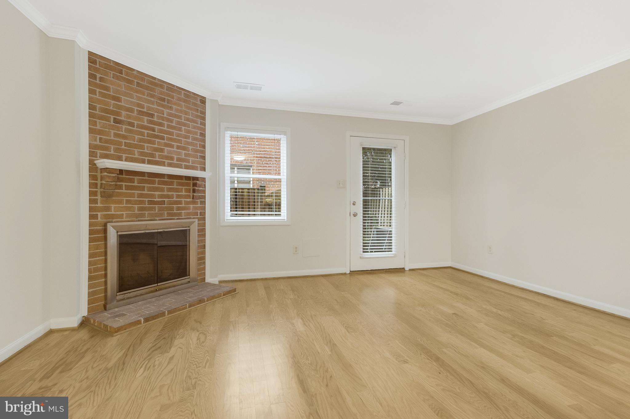 OLD BALLSTON TOWN - Residential Lease