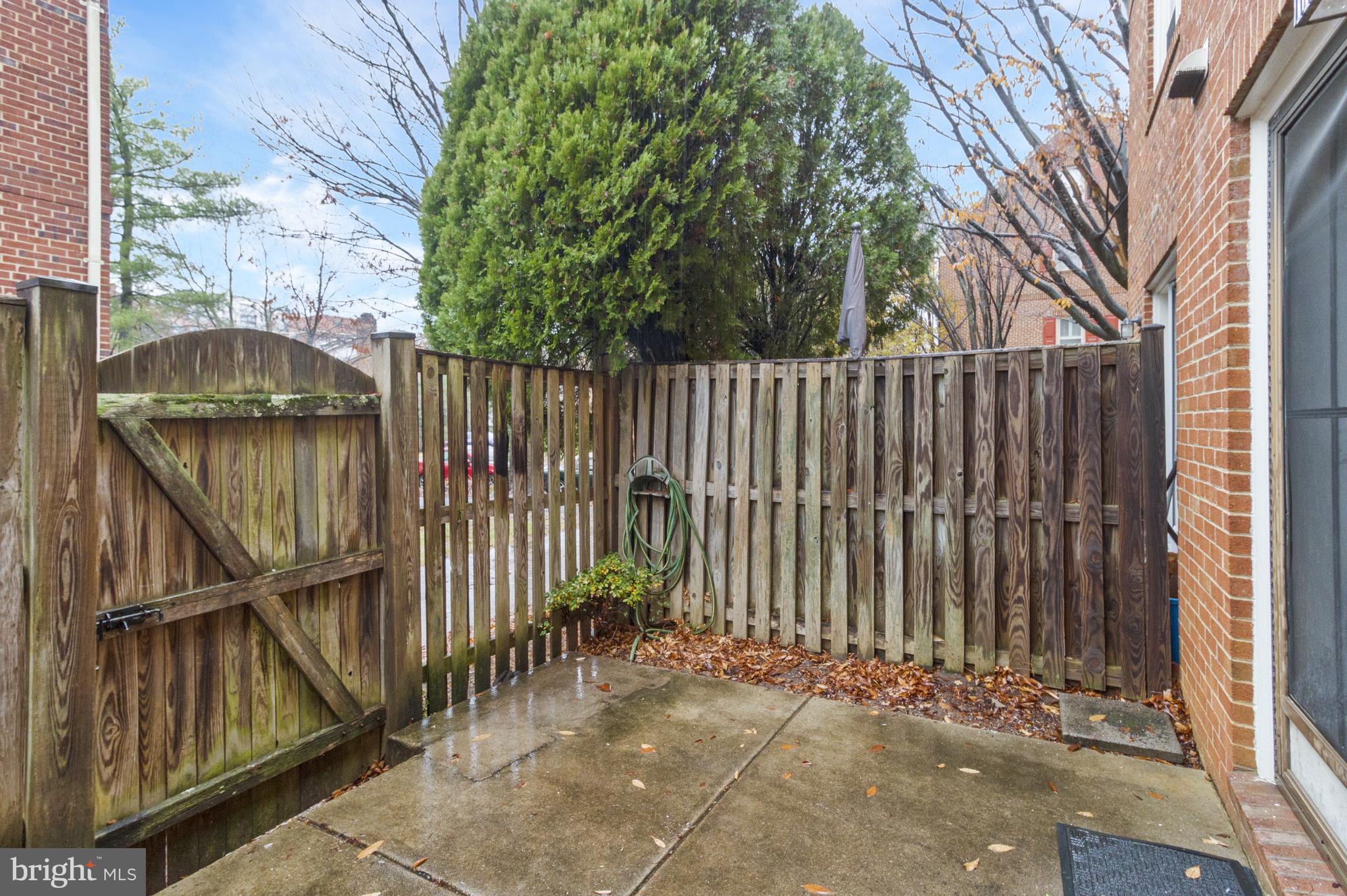 OLD BALLSTON TOWN - Residential Lease