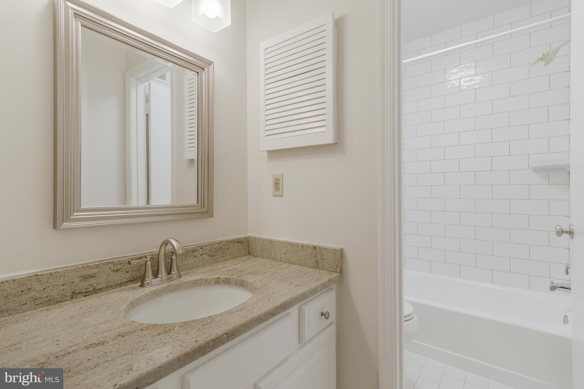 OLD BALLSTON TOWN - Residential Lease