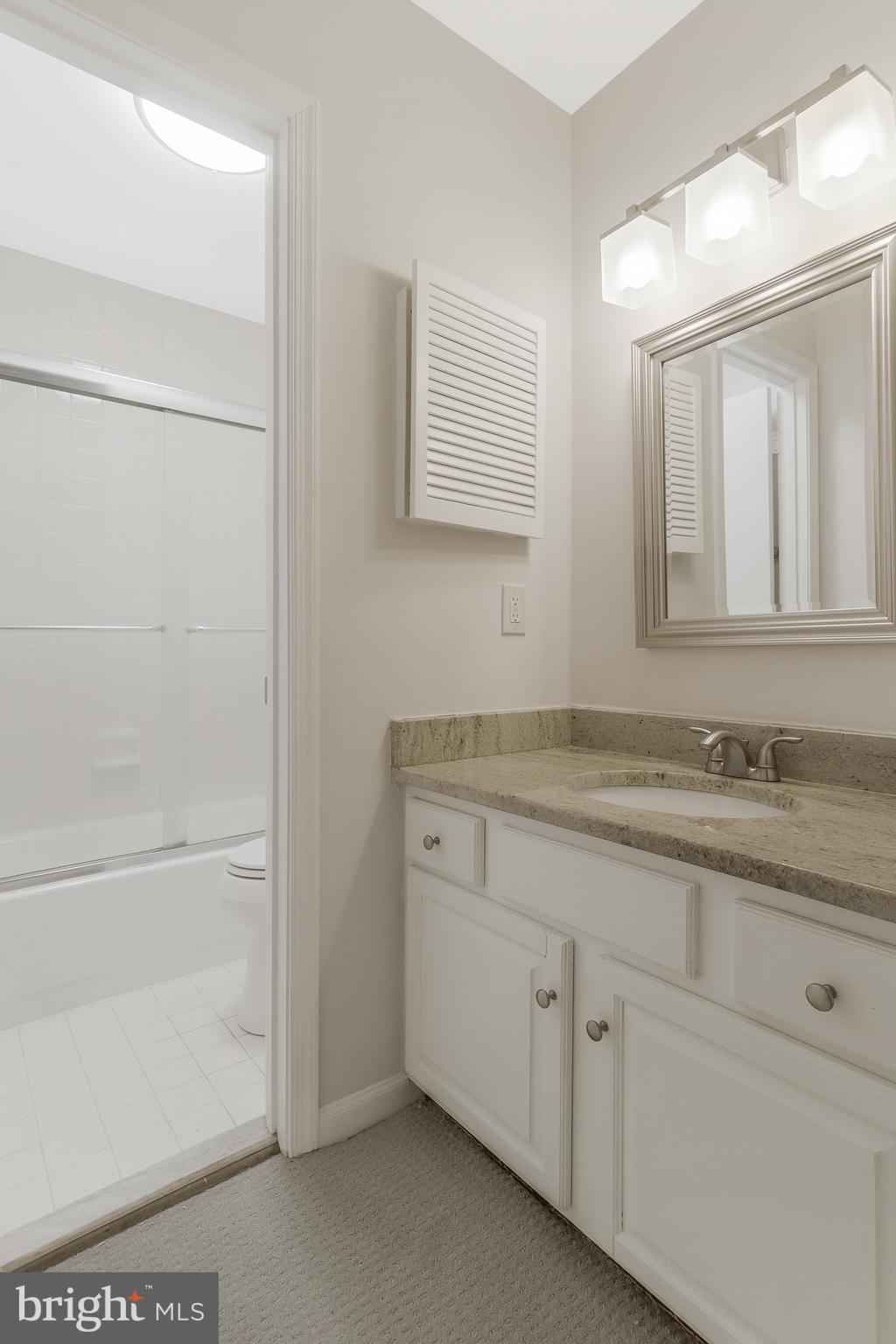 OLD BALLSTON TOWN - Residential Lease