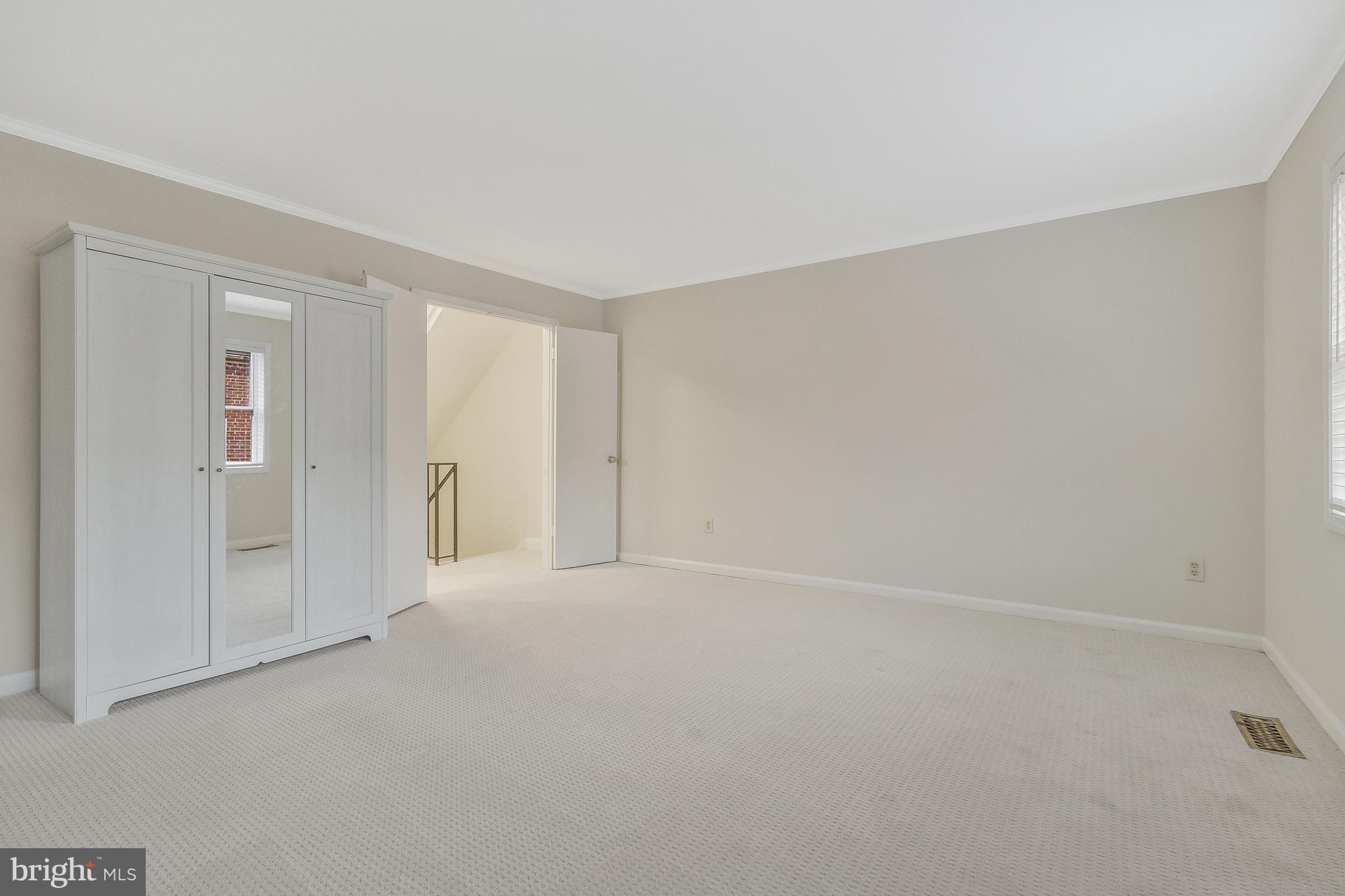 OLD BALLSTON TOWN - Residential Lease