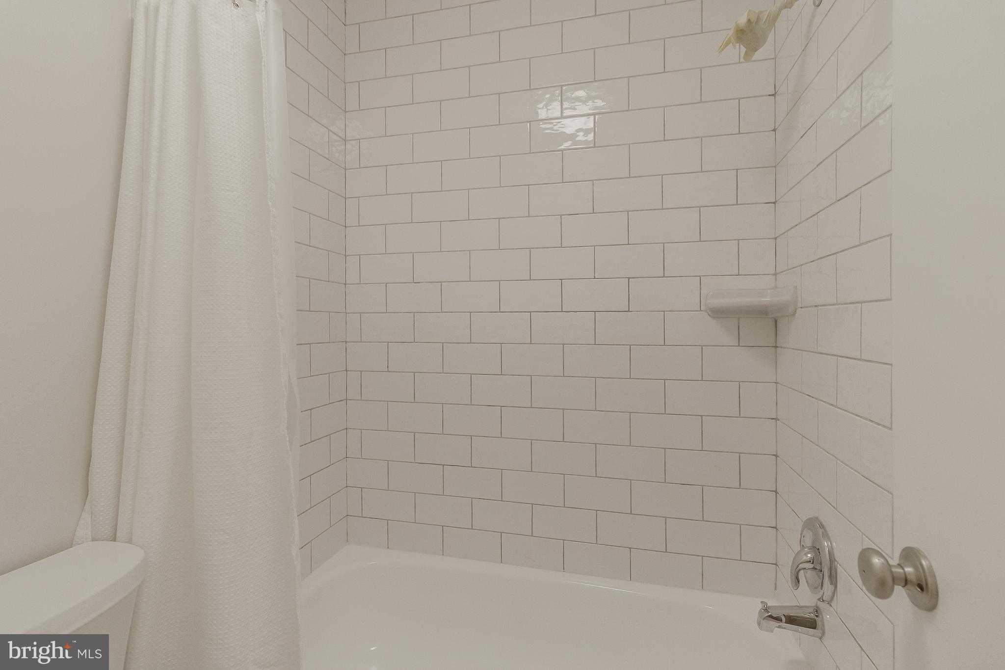 OLD BALLSTON TOWN - Residential Lease