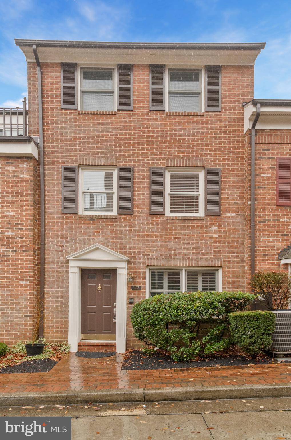 OLD BALLSTON TOWN - Residential Lease