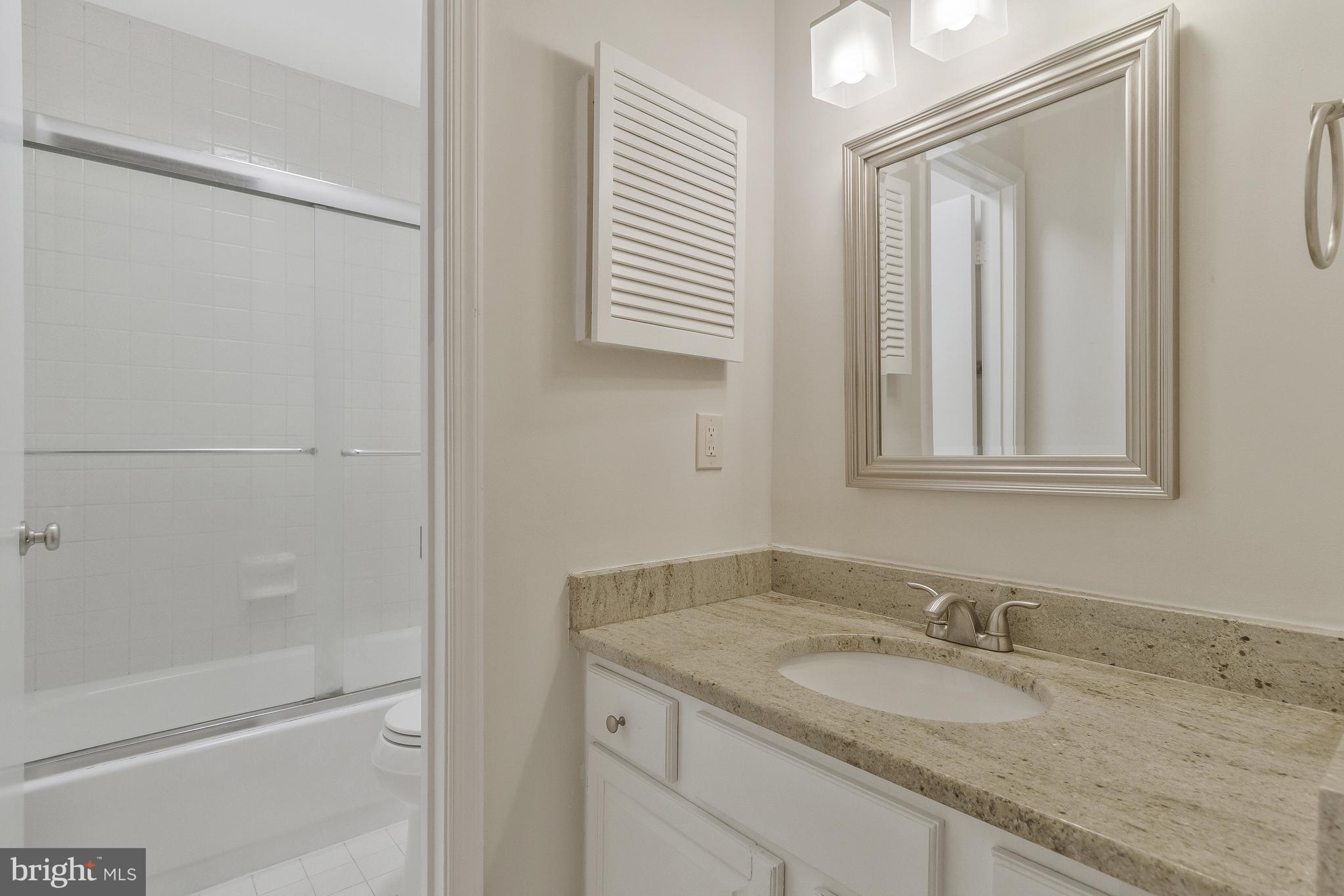 OLD BALLSTON TOWN - Residential Lease