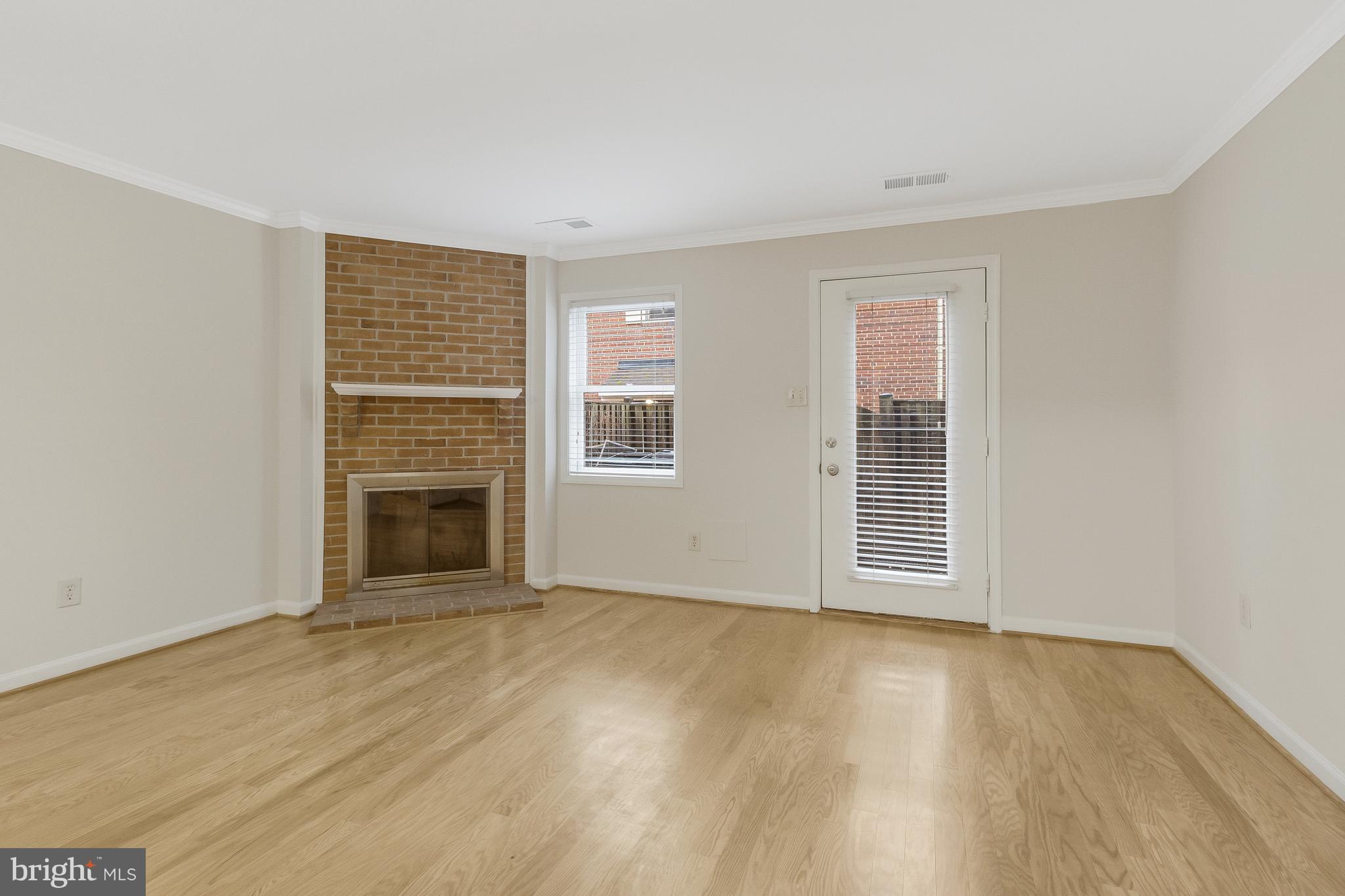 OLD BALLSTON TOWN - Residential Lease