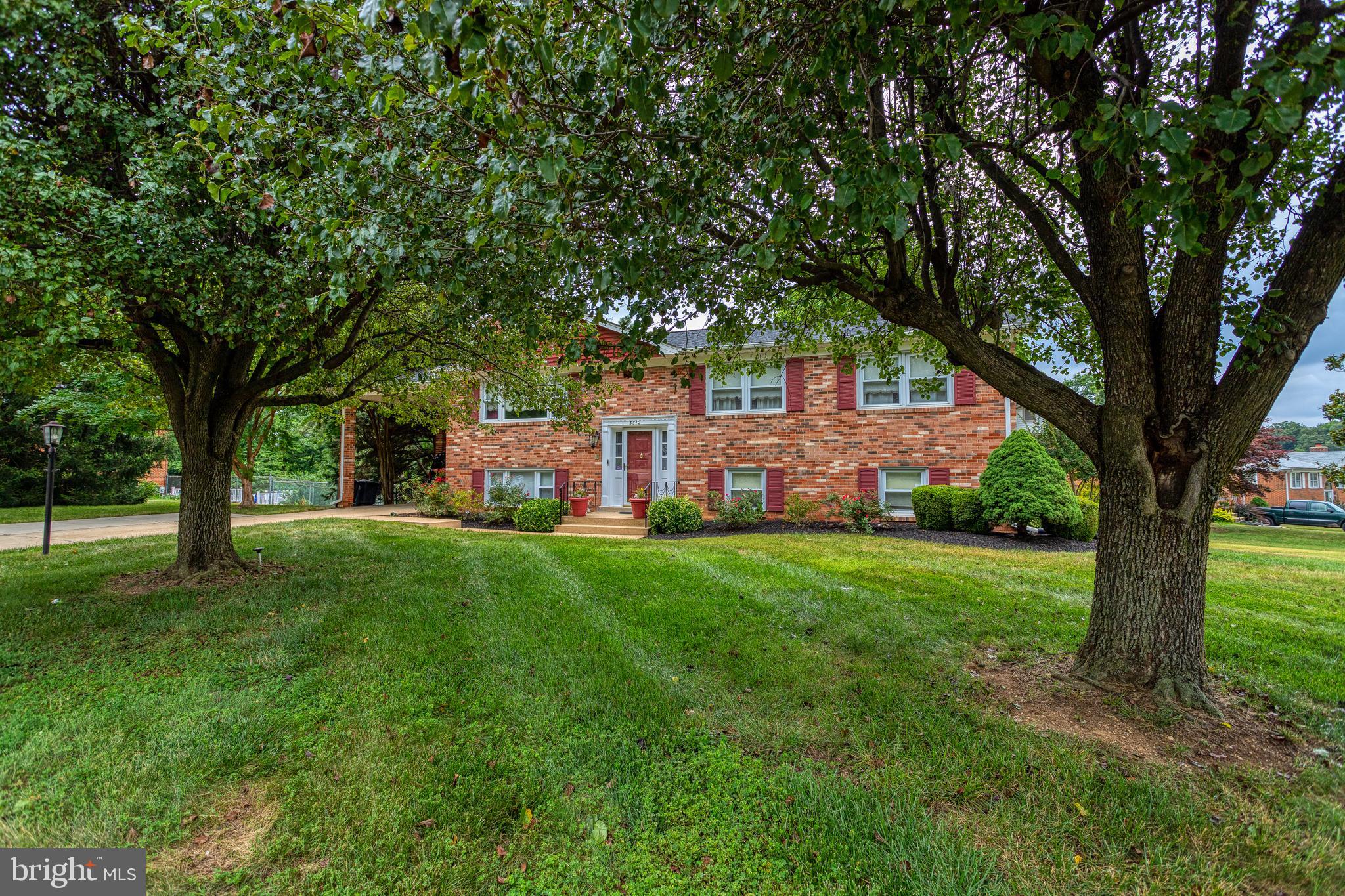 MARY-CATHERINE ESTATES - Residential